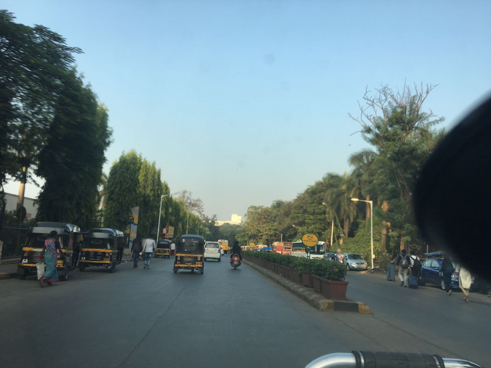 Street view near Metro Residency Hotel, Powai — © jolive75 (CC BY-SA · Mapillary)