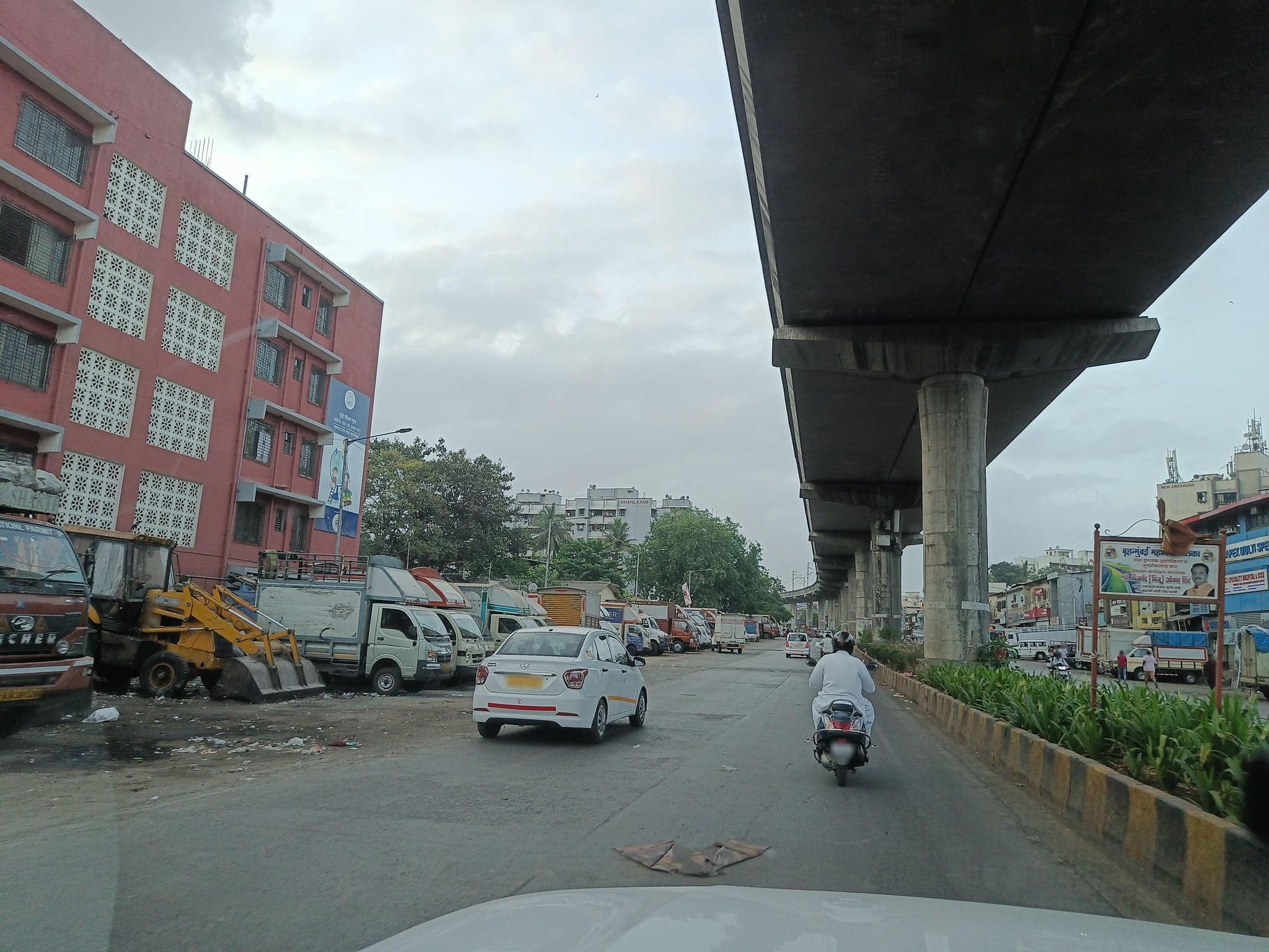 Street view near Bently, Powai — © varunbhakhri (CC BY-SA · Mapillary)