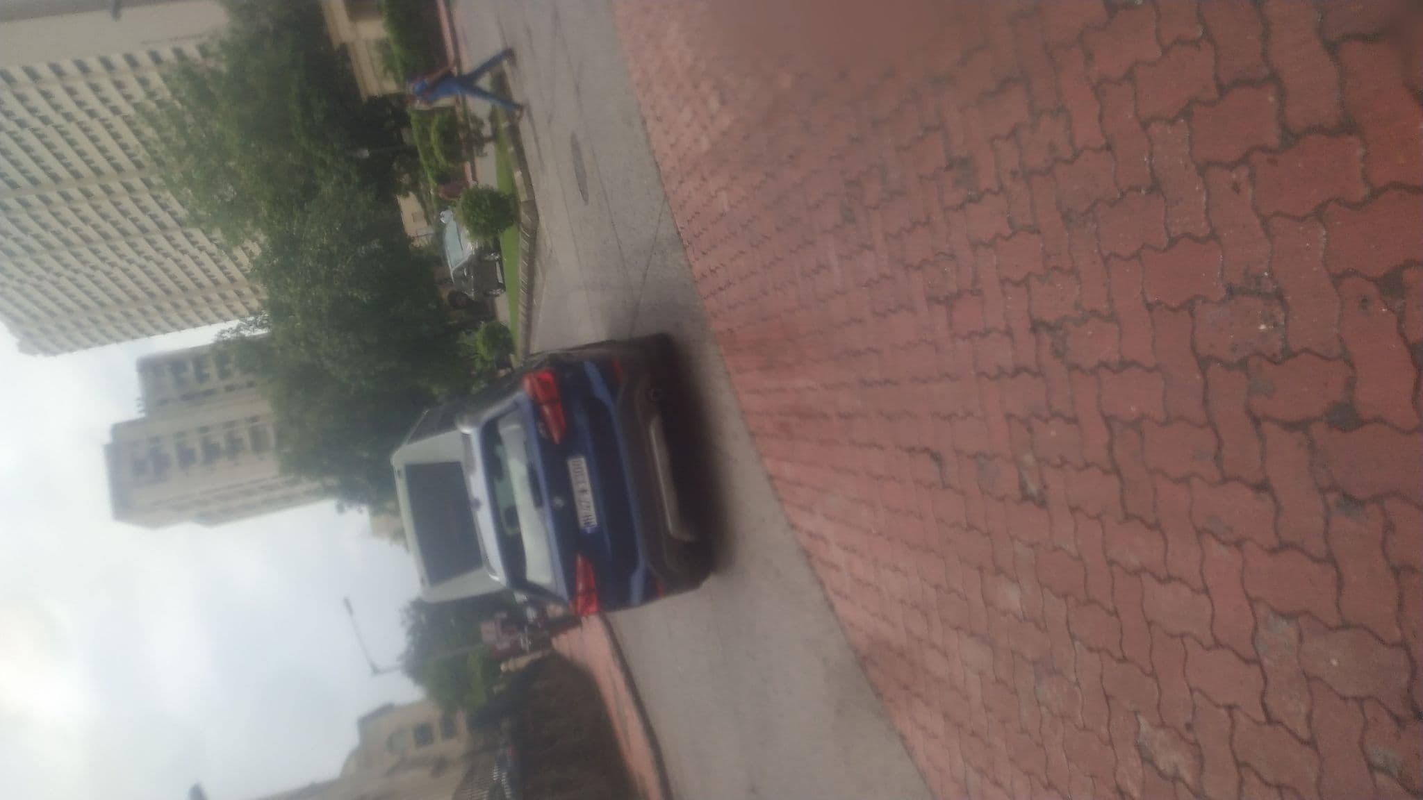 Street view near Amoeba Hospitality Pvt Ltd, Powai — © tahreer (CC BY-SA · Mapillary)