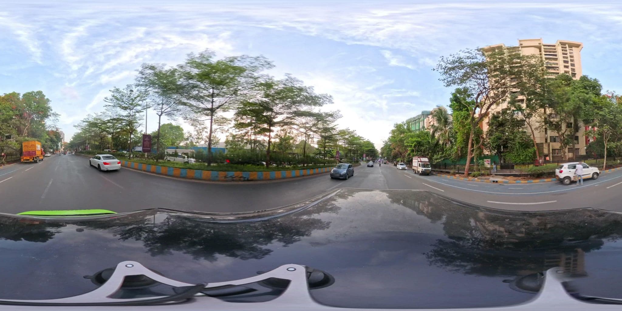 Street view near Siesta Acme Ozone, Thāne — © skysign (CC BY-SA · Mapillary)