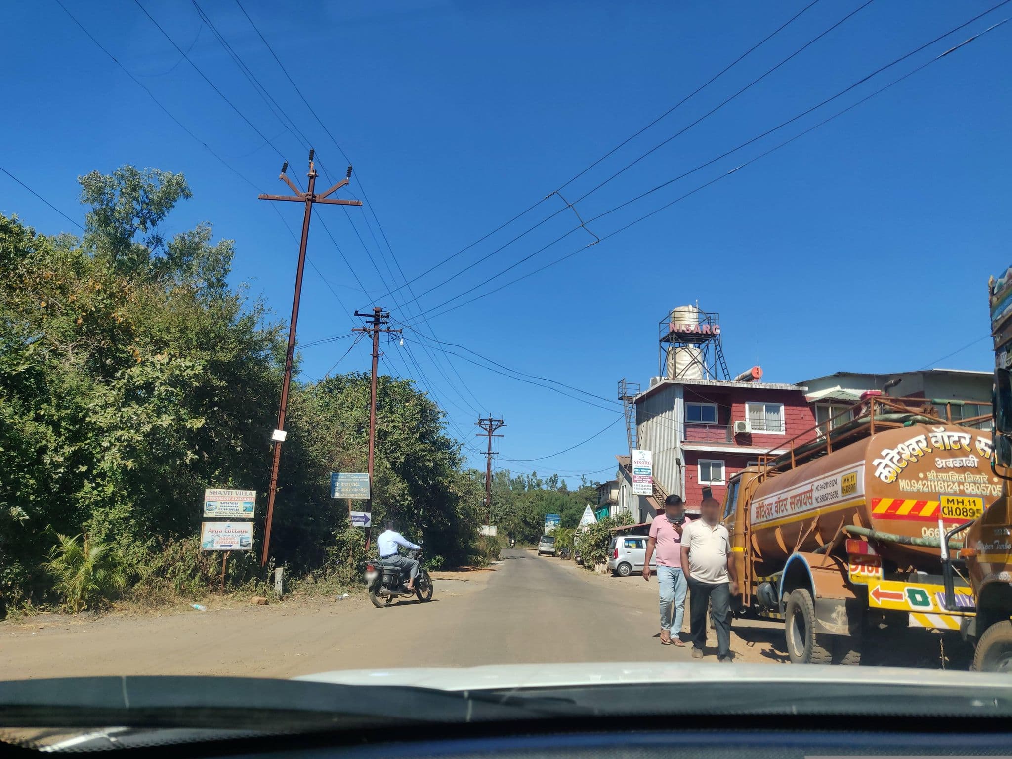 Street view near Nisarg Niwas, Pānchgani — © AmrutaA (CC BY-SA · Mapillary)
