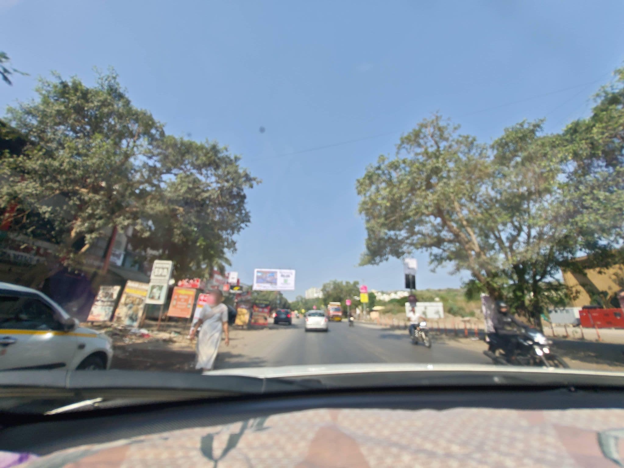 Street view near Daulat Holiday Resort, Kharakvasla — © AmrutaA (CC BY-SA · Mapillary)