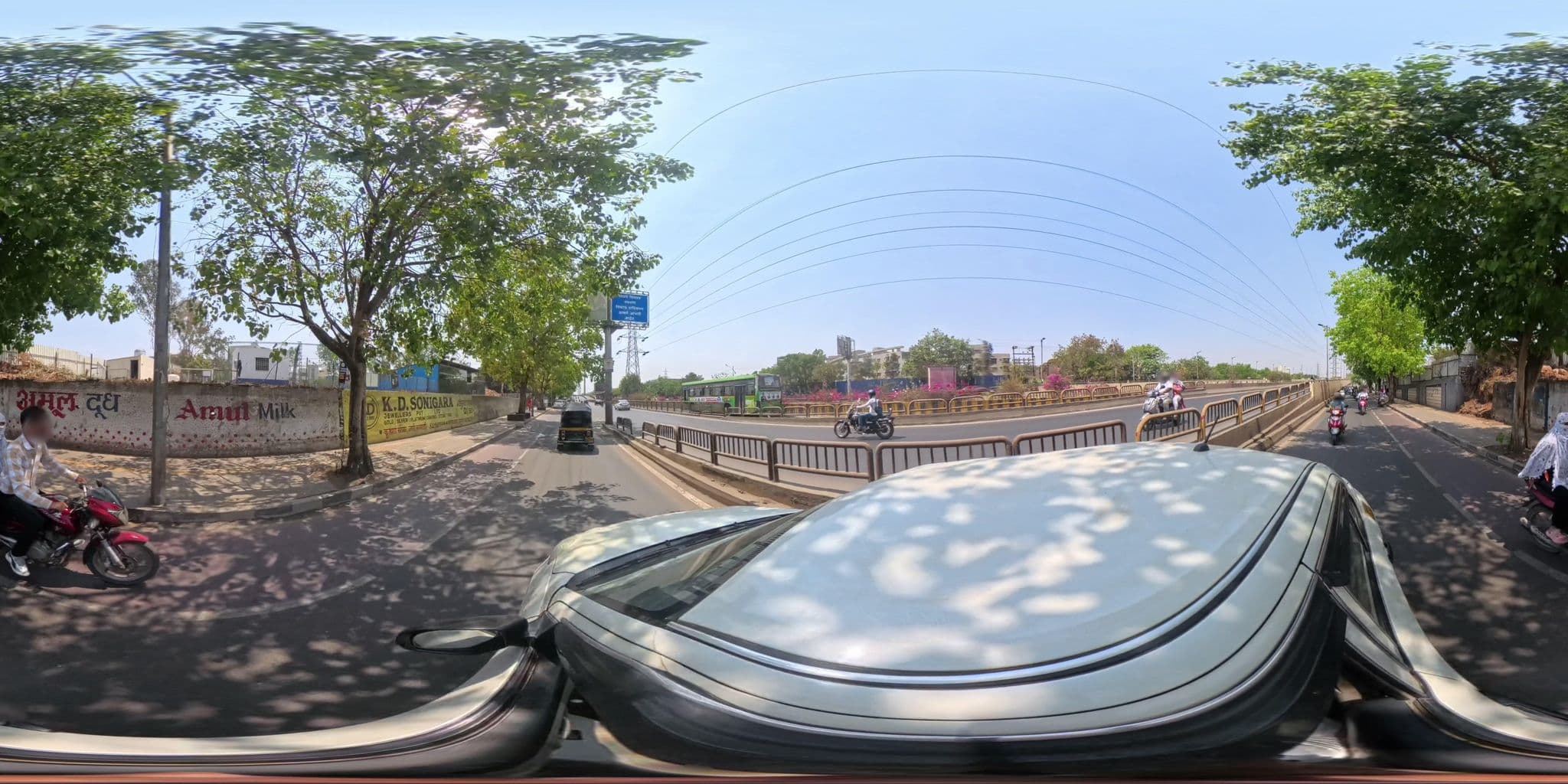 Street view near Fountain inn, Pimpri-Chinchwad — © skysign (CC BY-SA · Mapillary)