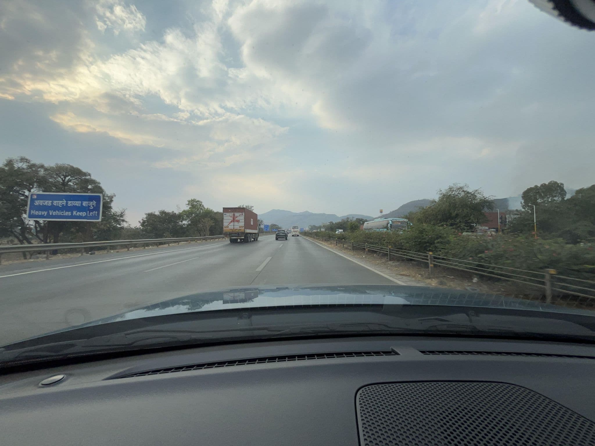 Street view near Room no 2221, Pune marriott, Talegaon Dābhāde — © Absawant (CC BY-SA · Mapillary)