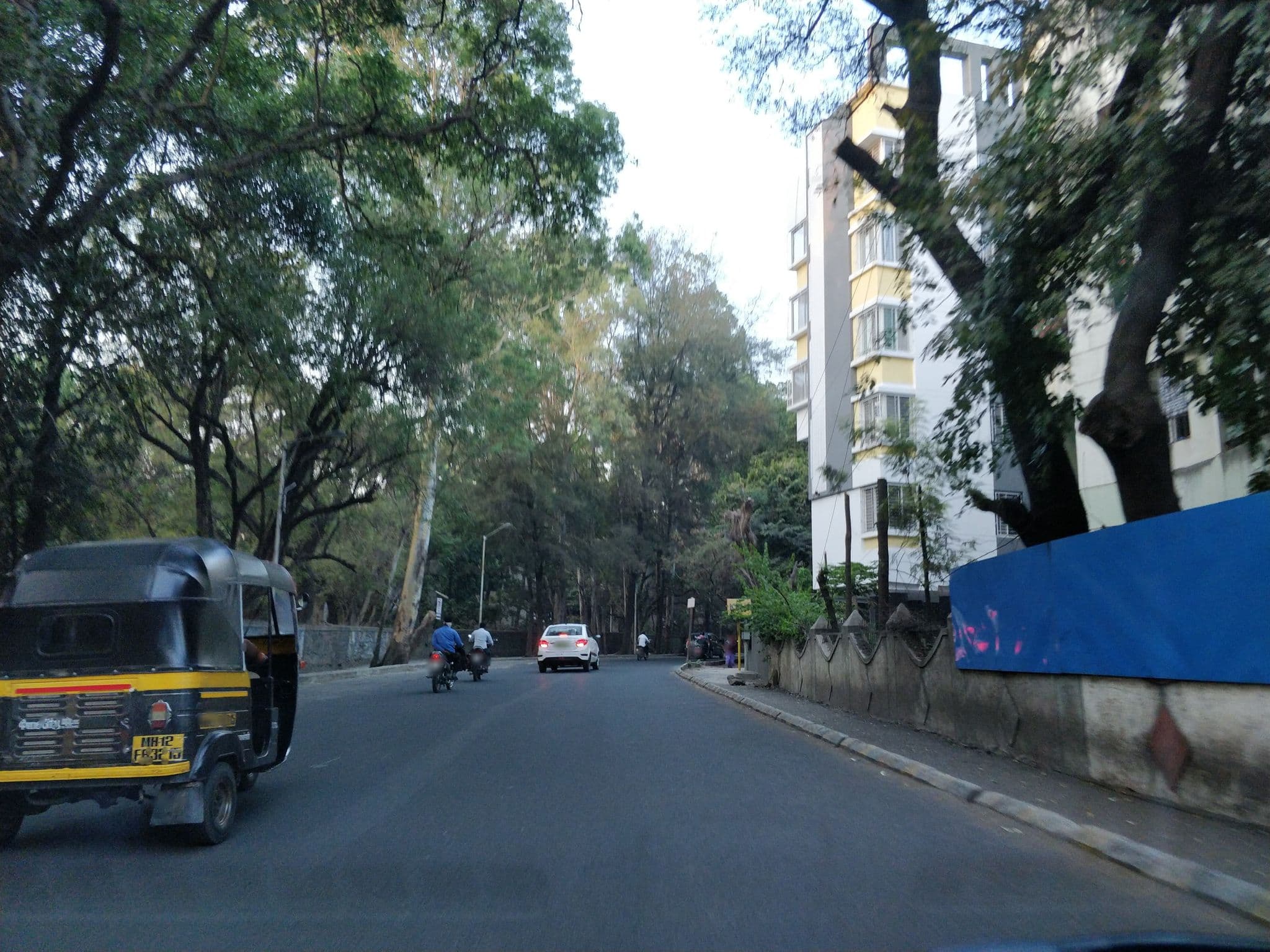 Street view near Hotel Garuda, Pune — © singleton (CC BY-SA · Mapillary)