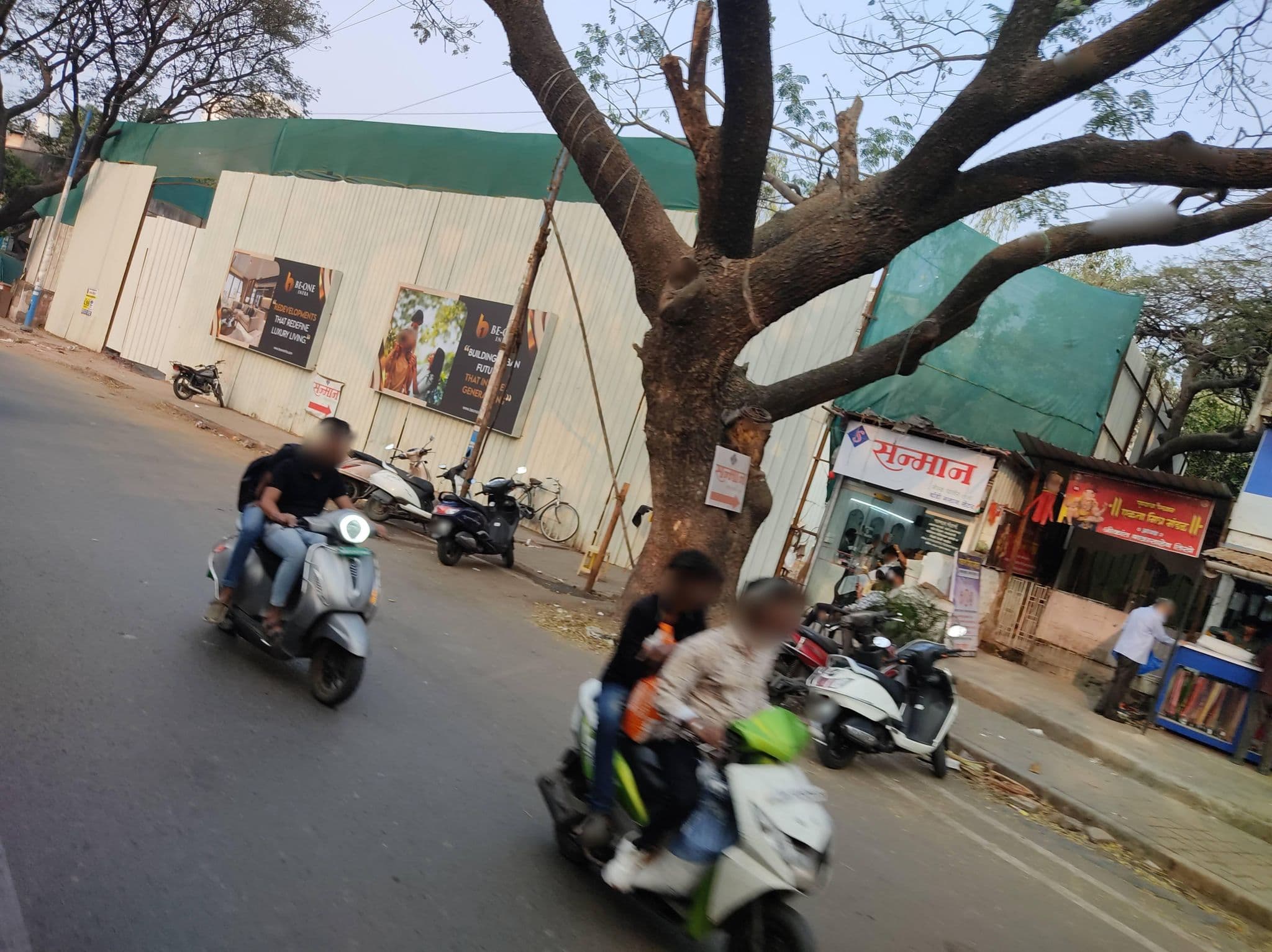 Street view near Hotel Triveni, Pune — © Vivek_Mudada__07 (CC BY-SA · Mapillary)