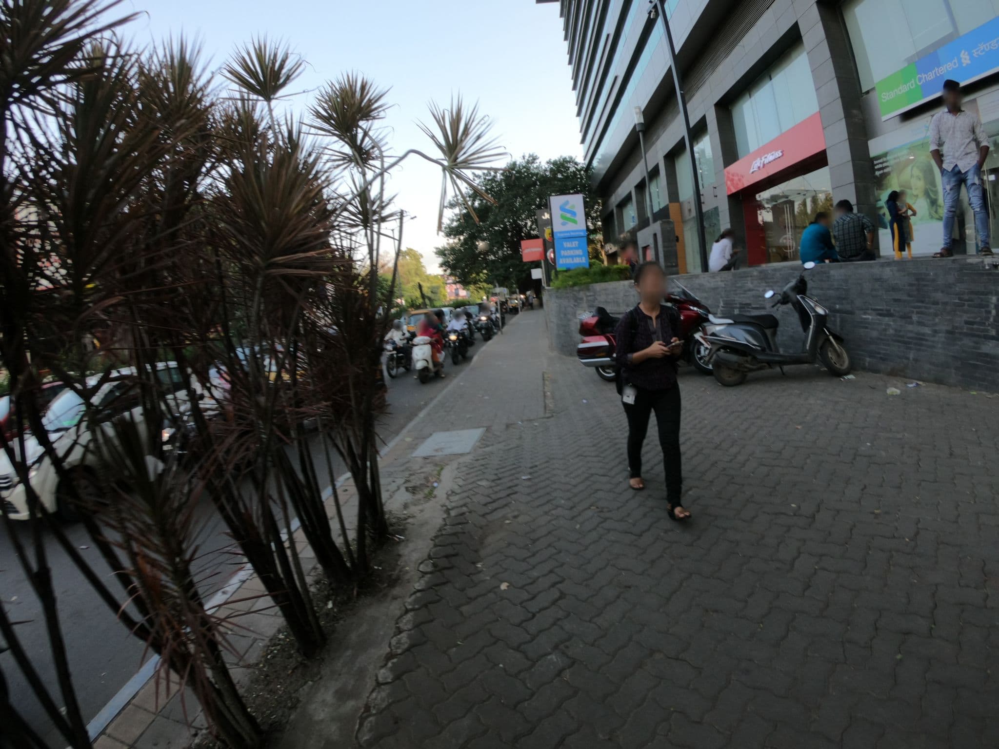 Street view near Meeting Room @ Marriot, Shivaji Nagar — © BubbleGuppies (CC BY-SA · Mapillary)
