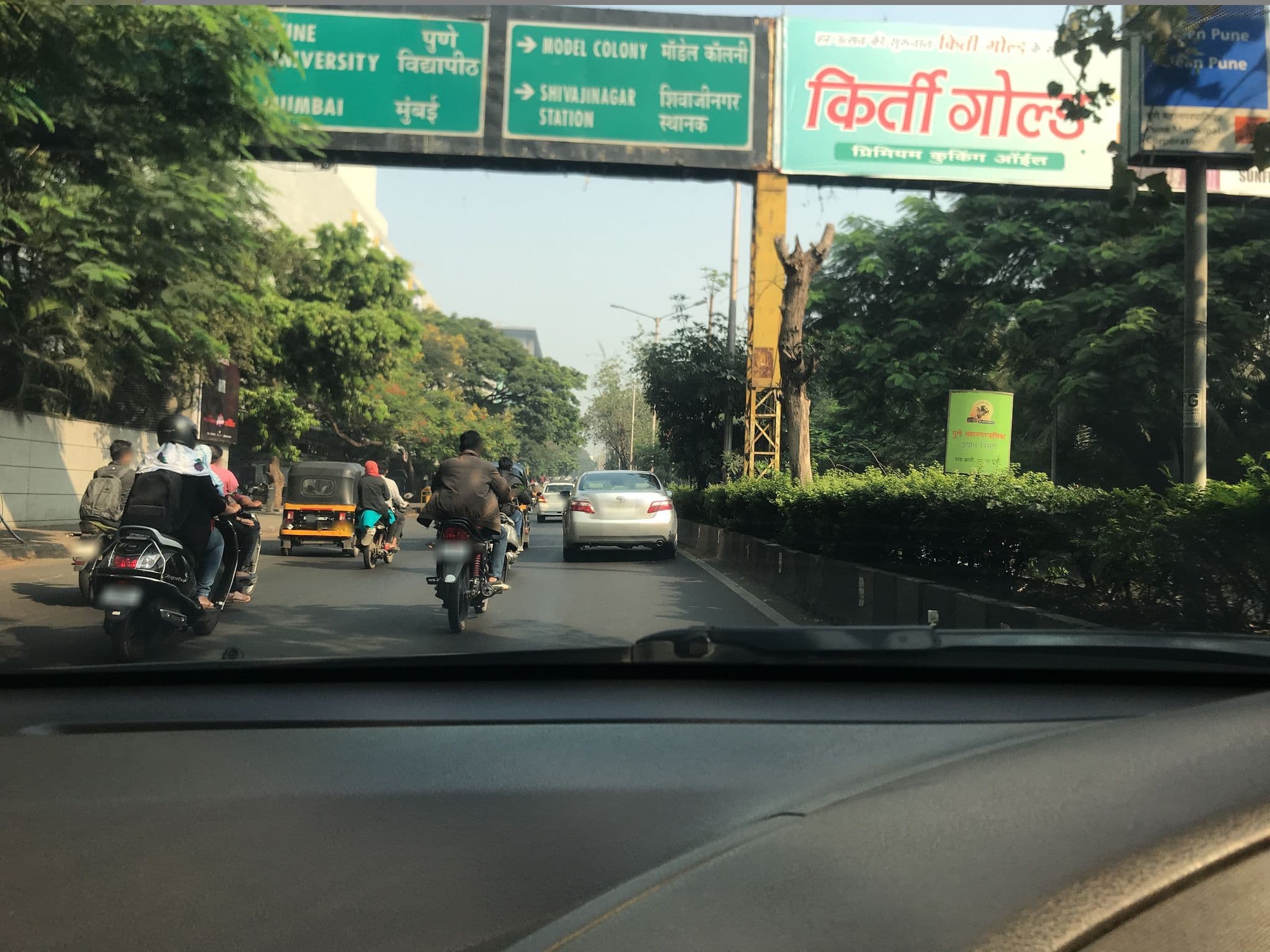 Street view near Pool Bar, Shivaji Nagar — © cartofy (CC BY-SA · Mapillary)