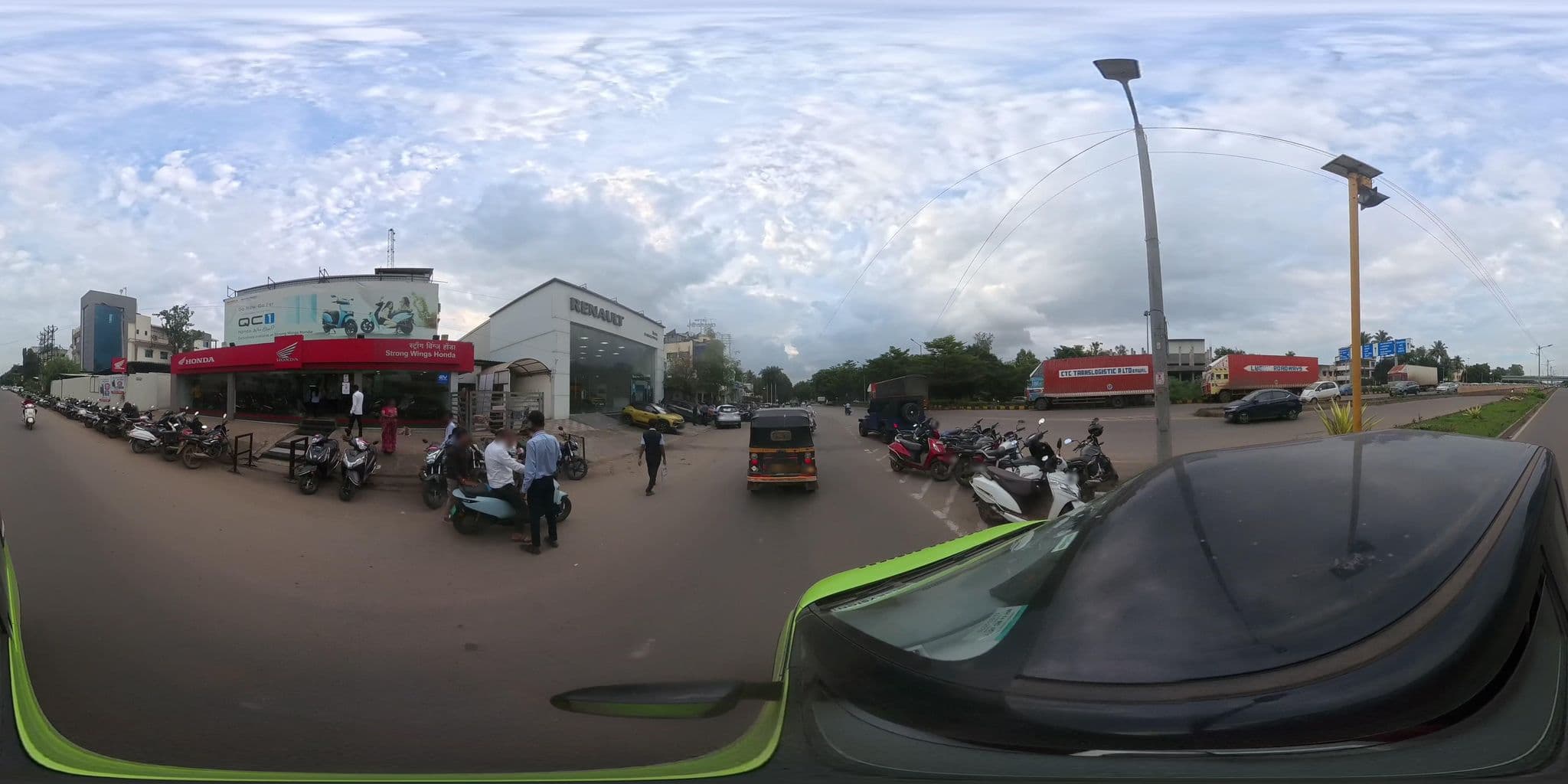 Street view near Hotel Bhola, Pimpri — © skysign (CC BY-SA · Mapillary)