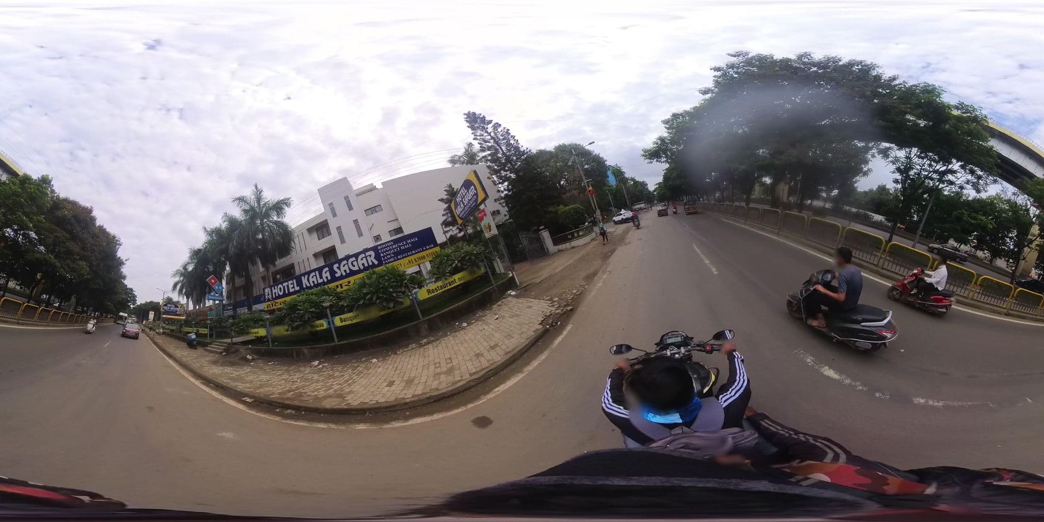 Street view near Hotel Kalasagar, Pimpri — © skysign (CC BY-SA · Mapillary)
