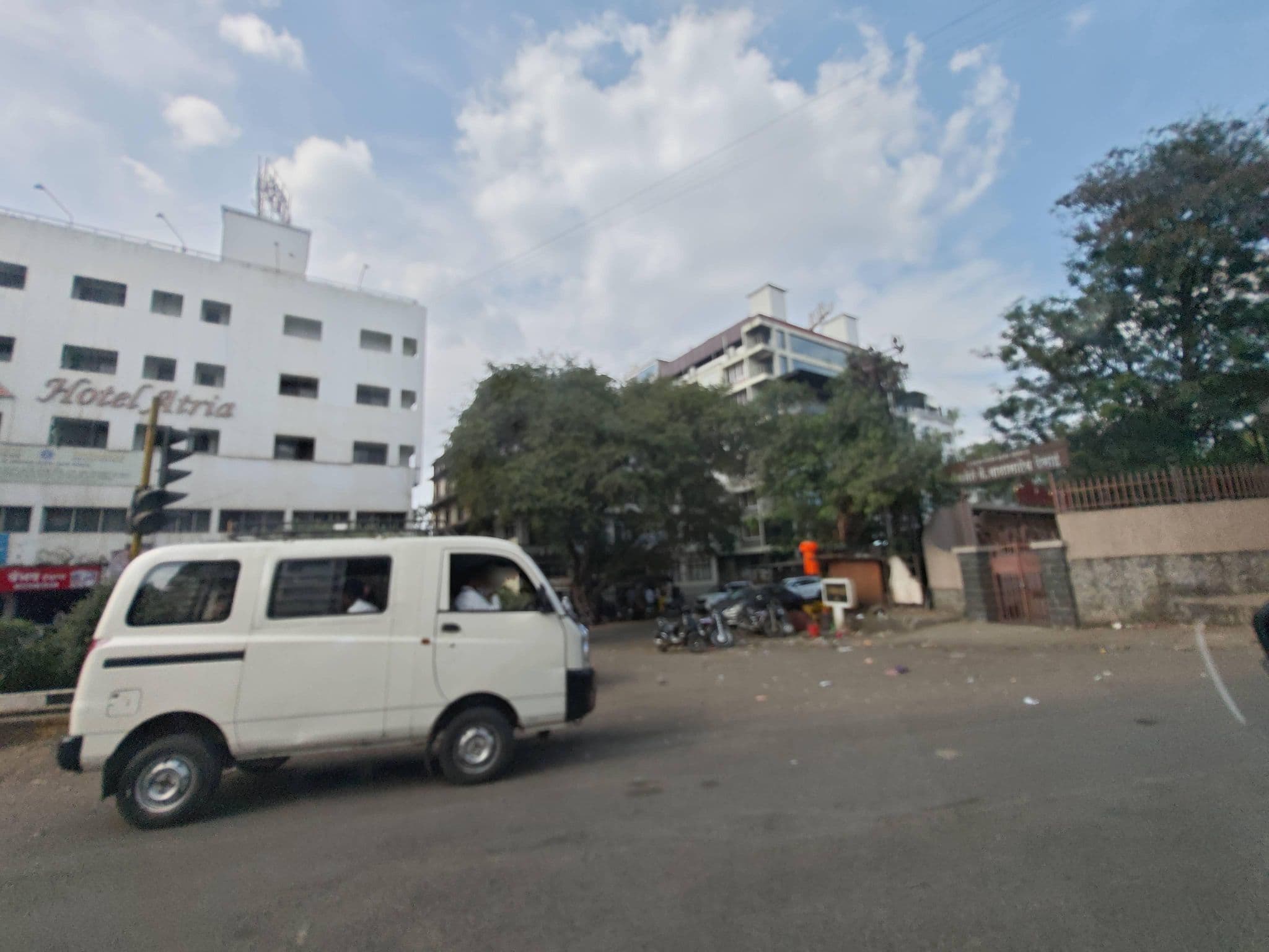 Street view near Hotel International, Kolhāpur — © AmrutaA (CC BY-SA · Mapillary)