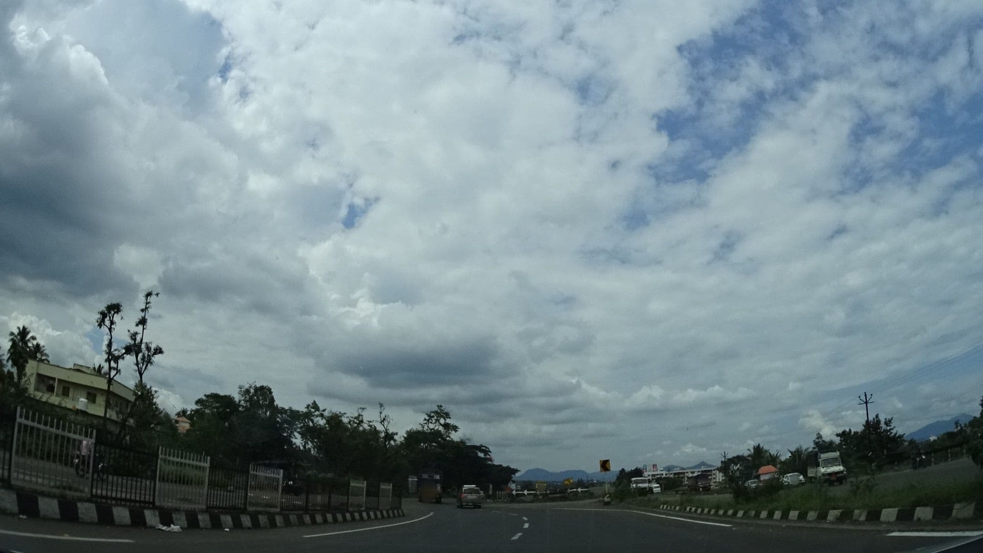 Street view near Hotel Mahendra Executive, Godoli — © geohacker (CC BY-SA · Mapillary)