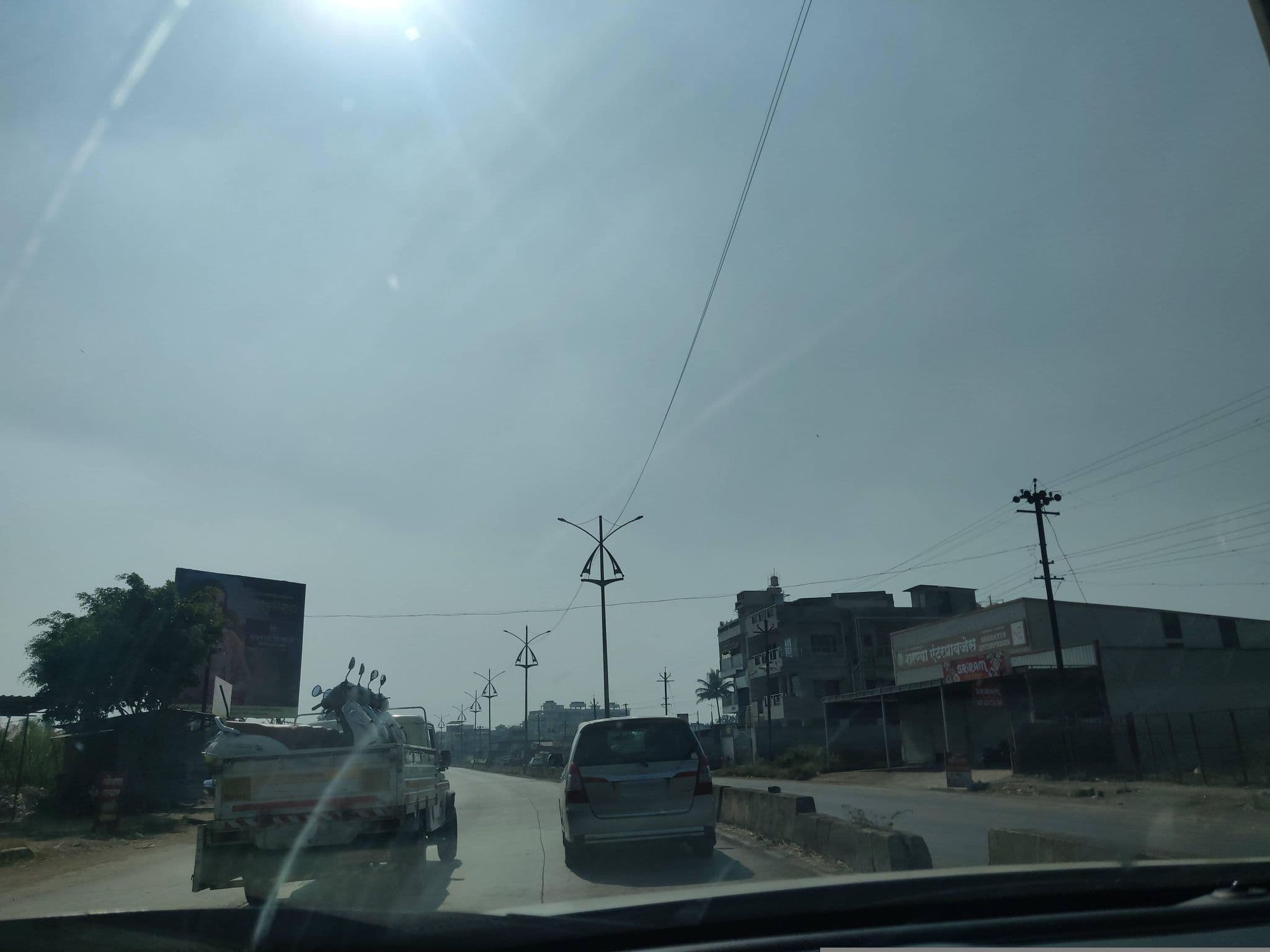 Street view near Hotel Daulat, Kolhāpur — © AmrutaA (CC BY-SA · Mapillary)