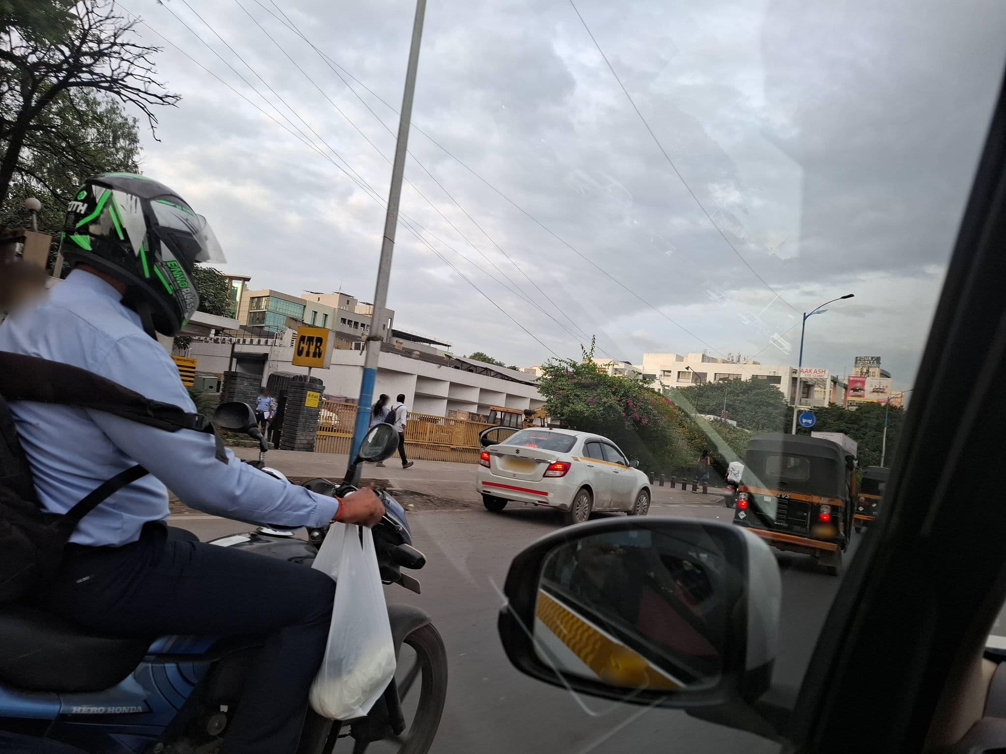 Street view near Hotel Parc Estique Pune, Lohogaon — © deleted_user (CC BY-SA · Mapillary)