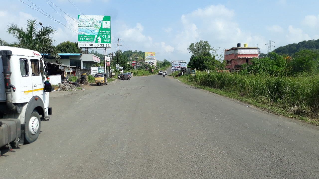 Street view near Piccadilly Country Club & Resorts, Karjat — © maiti21 (CC BY-SA · Mapillary)