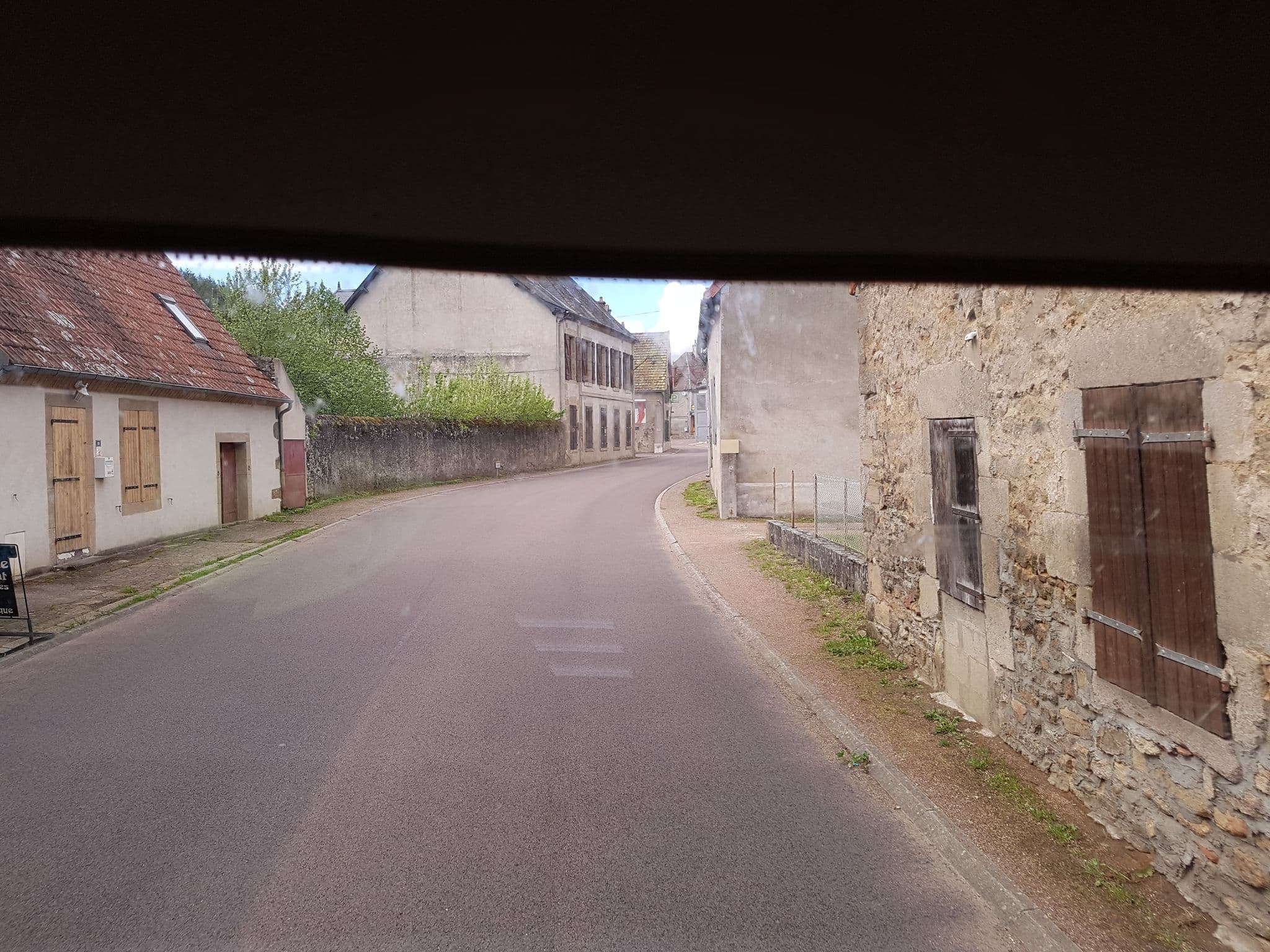 Street view near La Roseraie, Curgy — © bernardvoyageur (CC BY-SA · Mapillary)