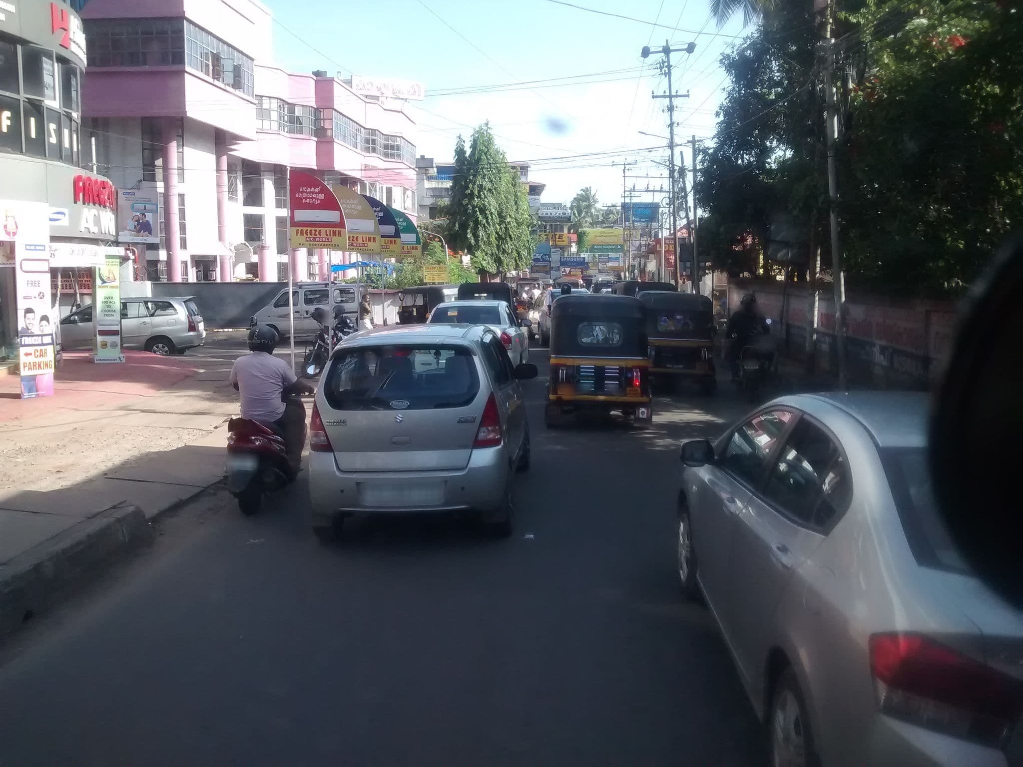 Street view near Soni Lodge, Thrissur — © chethan (CC BY-SA · Mapillary)