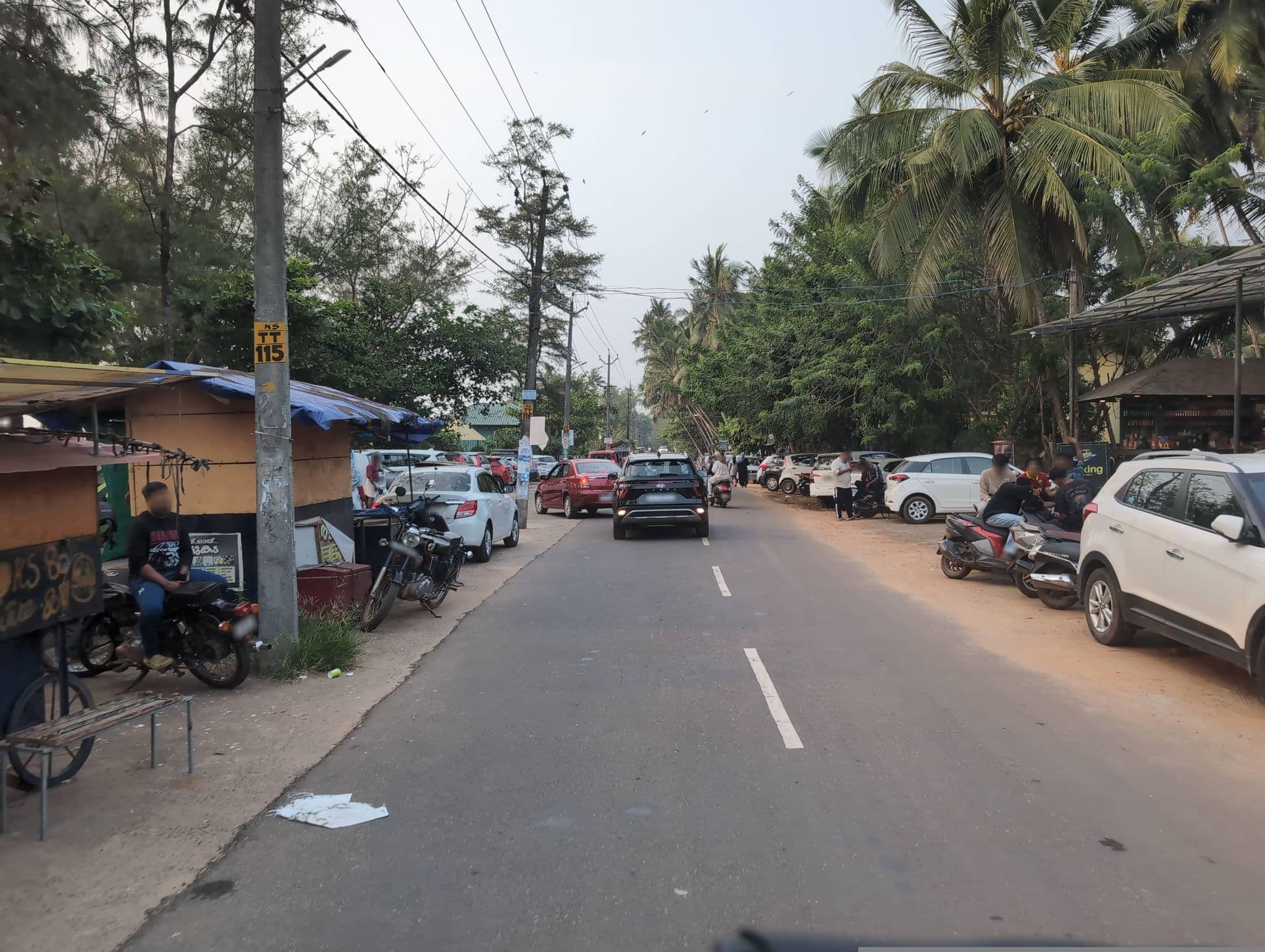 Street view near Vasco Da Gama Beach Resort, Chēmanchēri — © TimPurves (CC BY-SA · Mapillary)