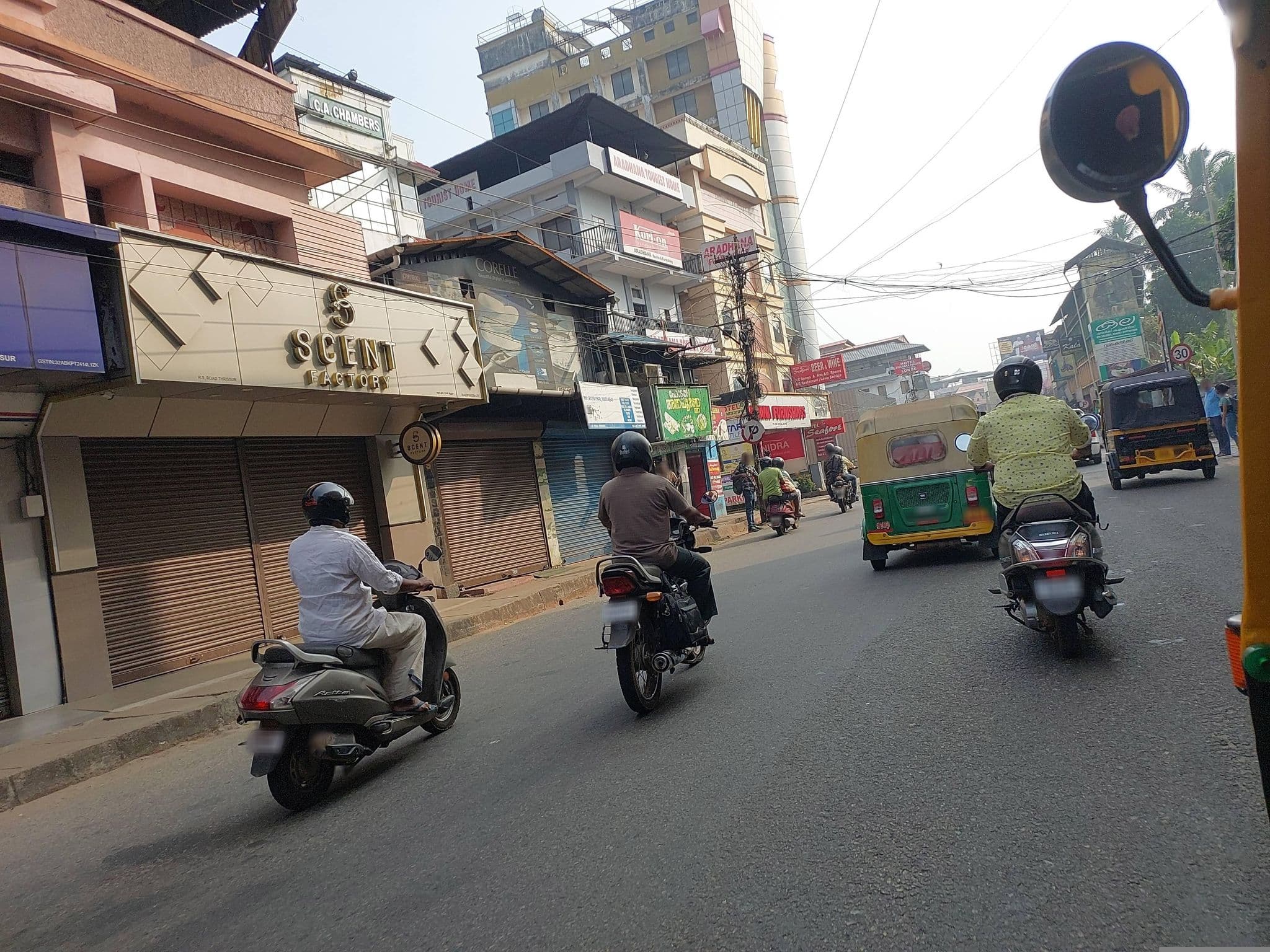 Street view near Bahwan Tourist Home, Thrissur — © V15 (CC BY-SA · Mapillary)