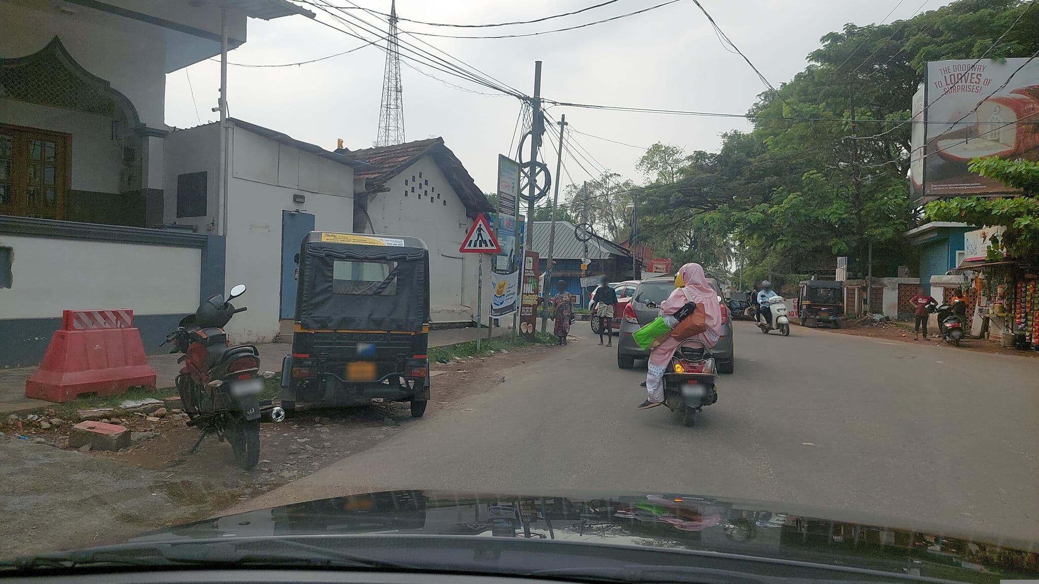 Street view near Beach Way Hotel, Kozhikode — © krshibu (CC BY-SA · Mapillary)
