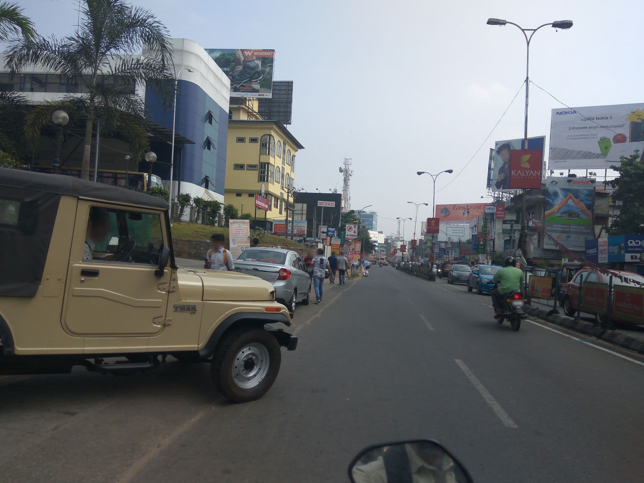 Street view near The Hemlet, Kozhikode — © varunadiyolil (CC BY-SA · Mapillary)