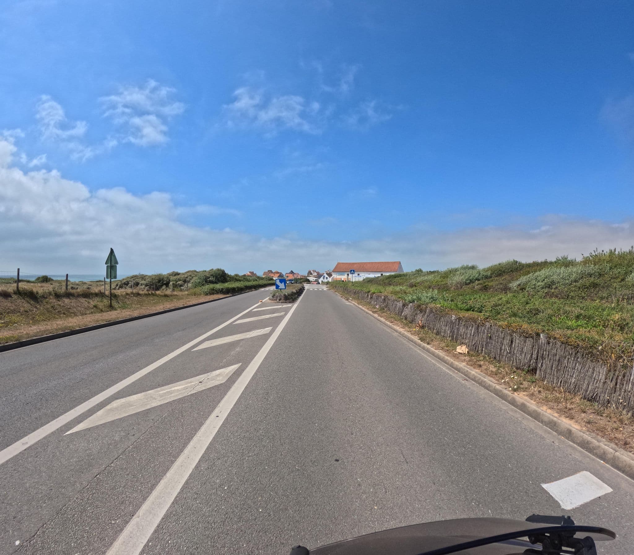 Street view near Les Ajoncs, Ambleteuse — © wasd42 (CC BY-SA · Mapillary)