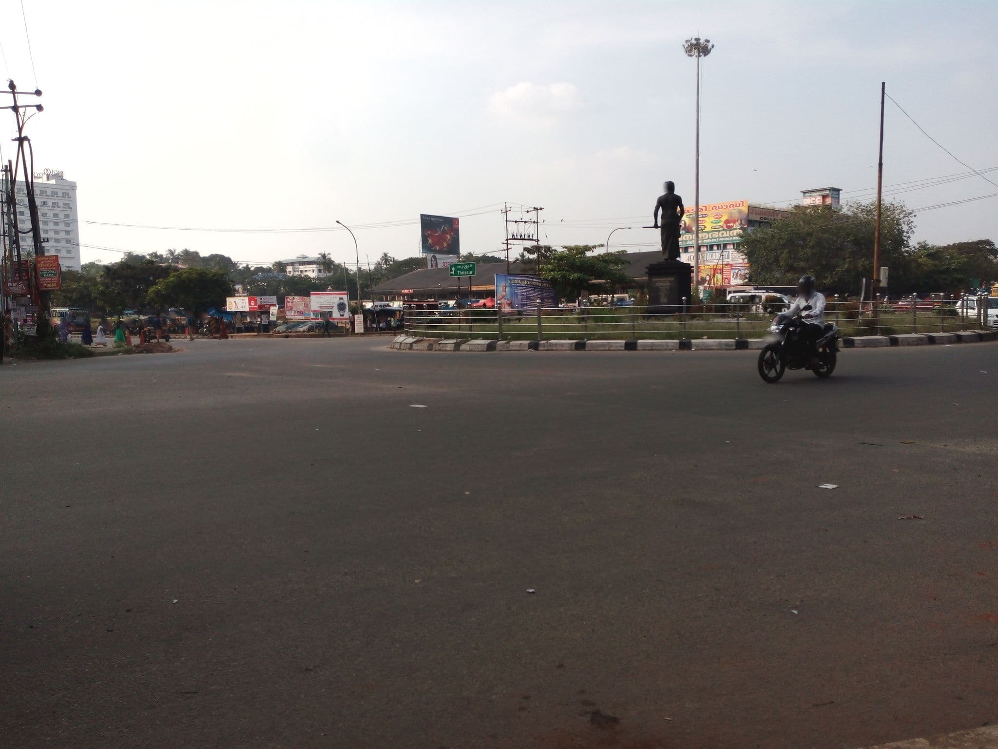 Street view near Hotel Dass Continental, Thrissur — © vineetha (CC BY-SA · Mapillary)