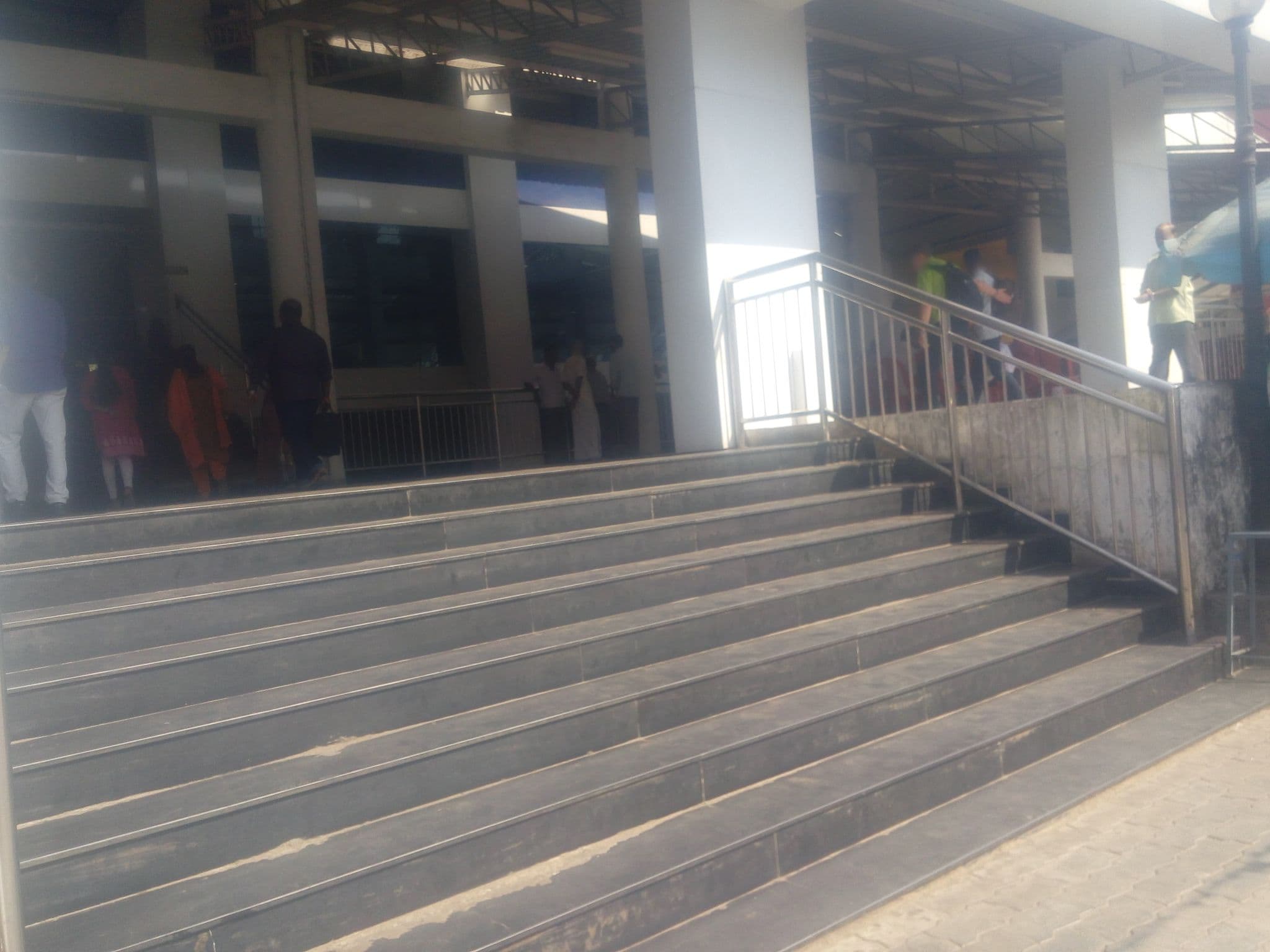 Street view near Metro Tourist Home, Kozhikode — © vishnu1996 (CC BY-SA · Mapillary)