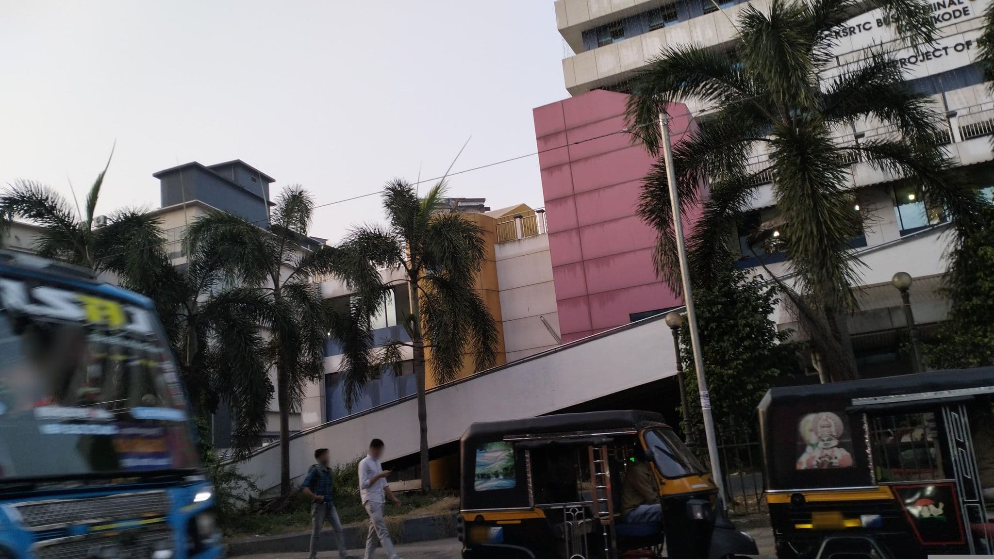 Street view near De Grand Heritage, Kozhikode — © livableurbanism (CC BY-SA · Mapillary)