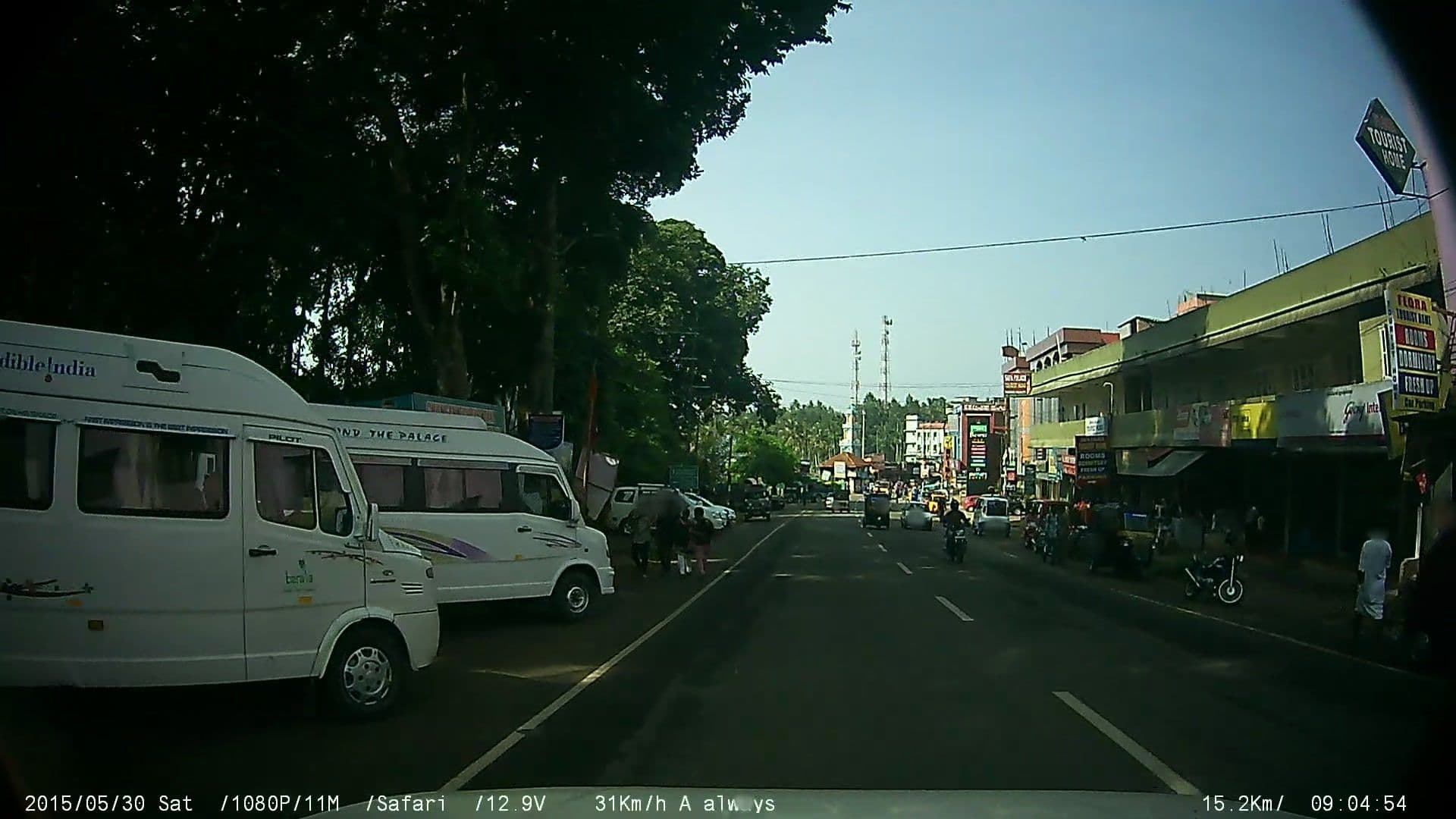 Street view near Flora Tourist Home, Kalpatta — © johnichan (CC BY-SA · Mapillary)