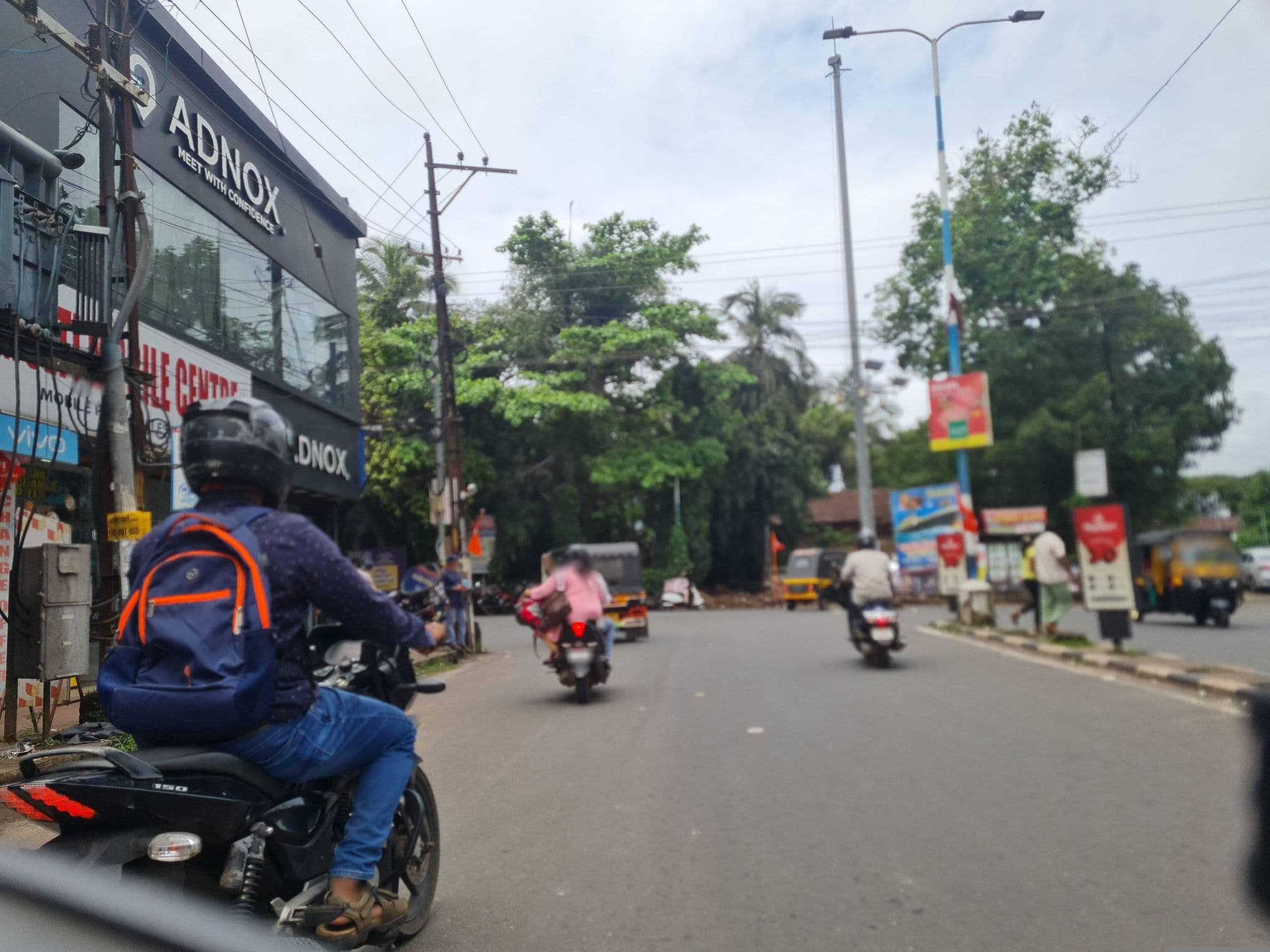 Street view near Plaza Tourist Home, Kannur — © dinshkm (CC BY-SA · Mapillary)