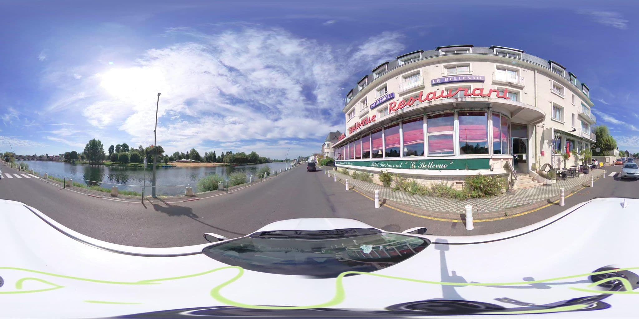 Street view near Hôtel Bellevue, Montrichard — © atchisson (CC BY-SA · Mapillary)