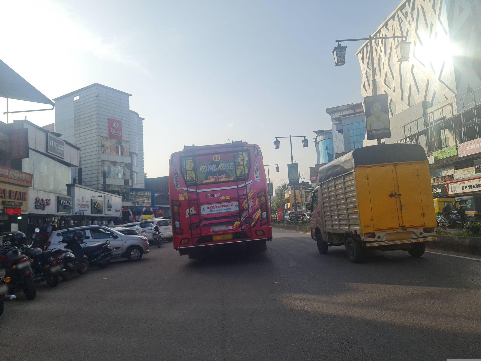 Street view near City Residency Tourist Home, Taliparamba — © dinshkm (CC BY-SA · Mapillary)