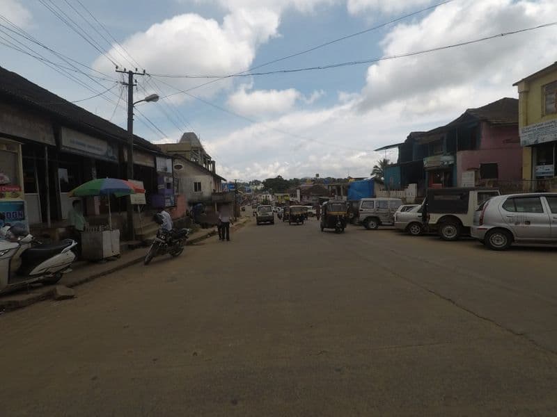 Street view near Orchid Inn, Virajpet — © deepak_bicycle (CC BY-SA · Mapillary)