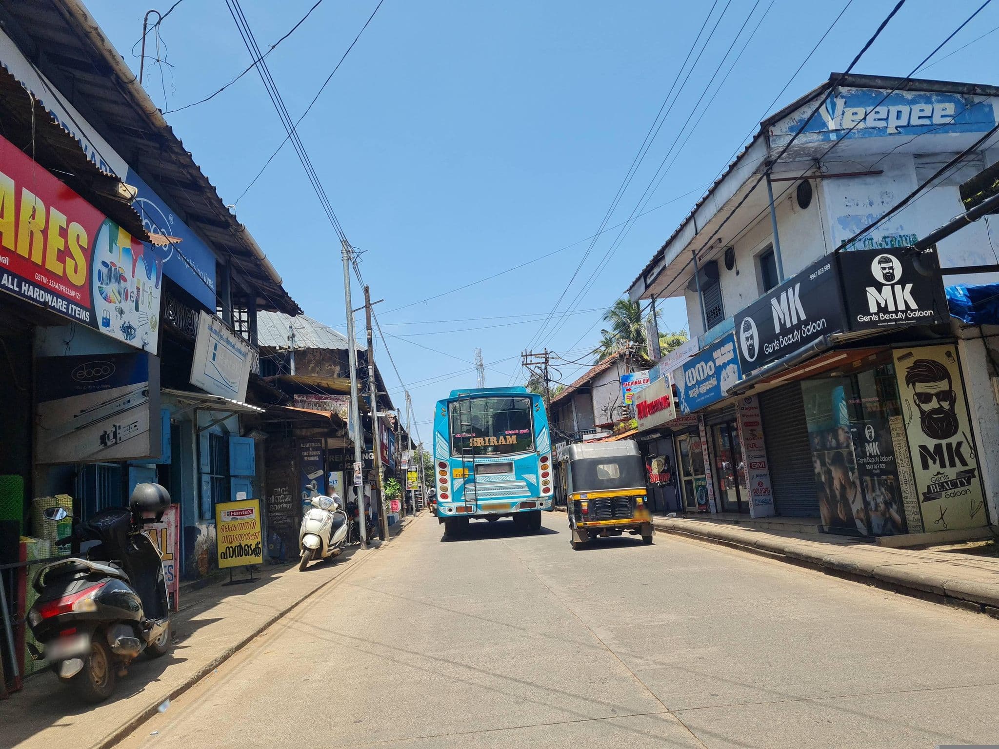 Street view near The Mark Residency, Tellicherry — © dinshkm (CC BY-SA · Mapillary)