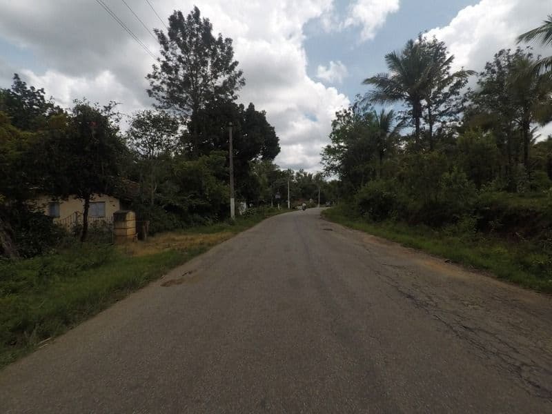Street view near Carpe Diem Stay, Kushālnagar — © deepak_bicycle (CC BY-SA · Mapillary)