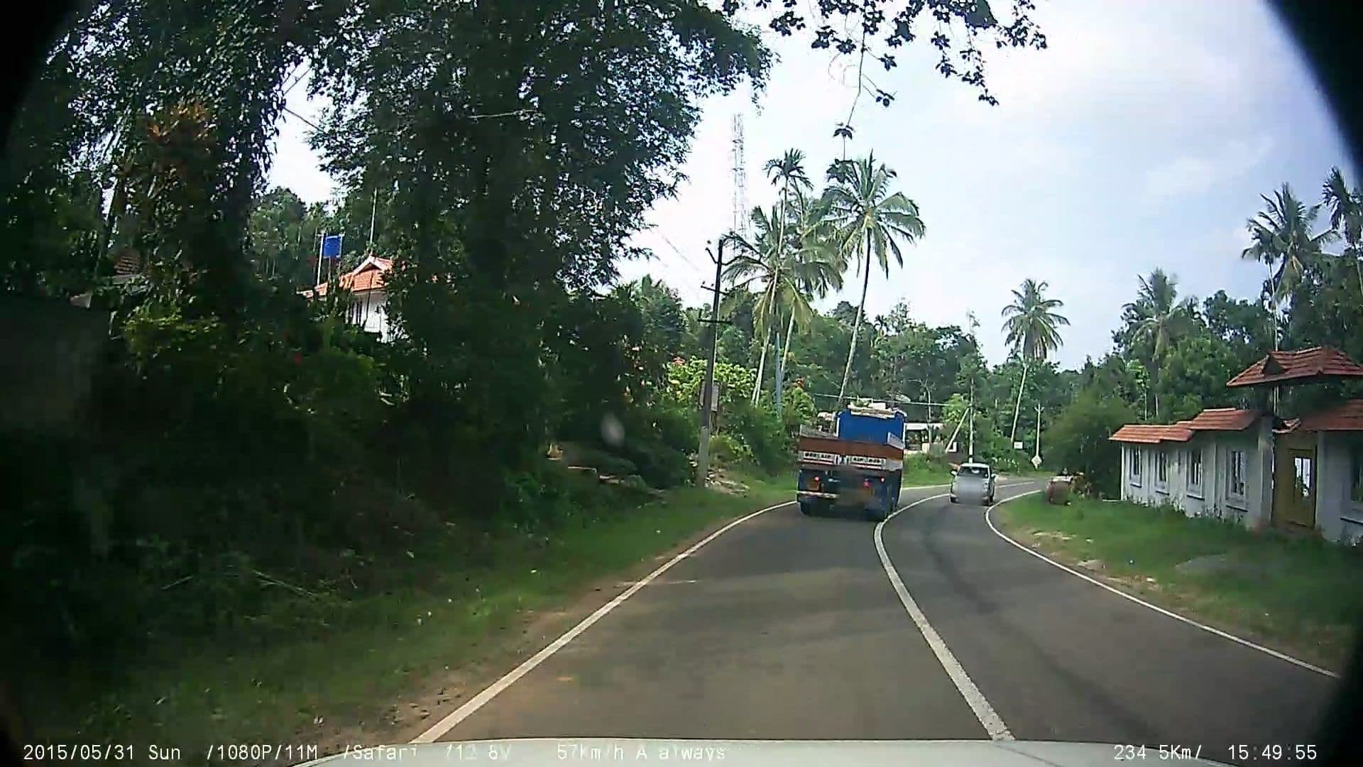 Street view near Waynad Fort Resort, Devarshola — © johnichan (CC BY-SA · Mapillary)