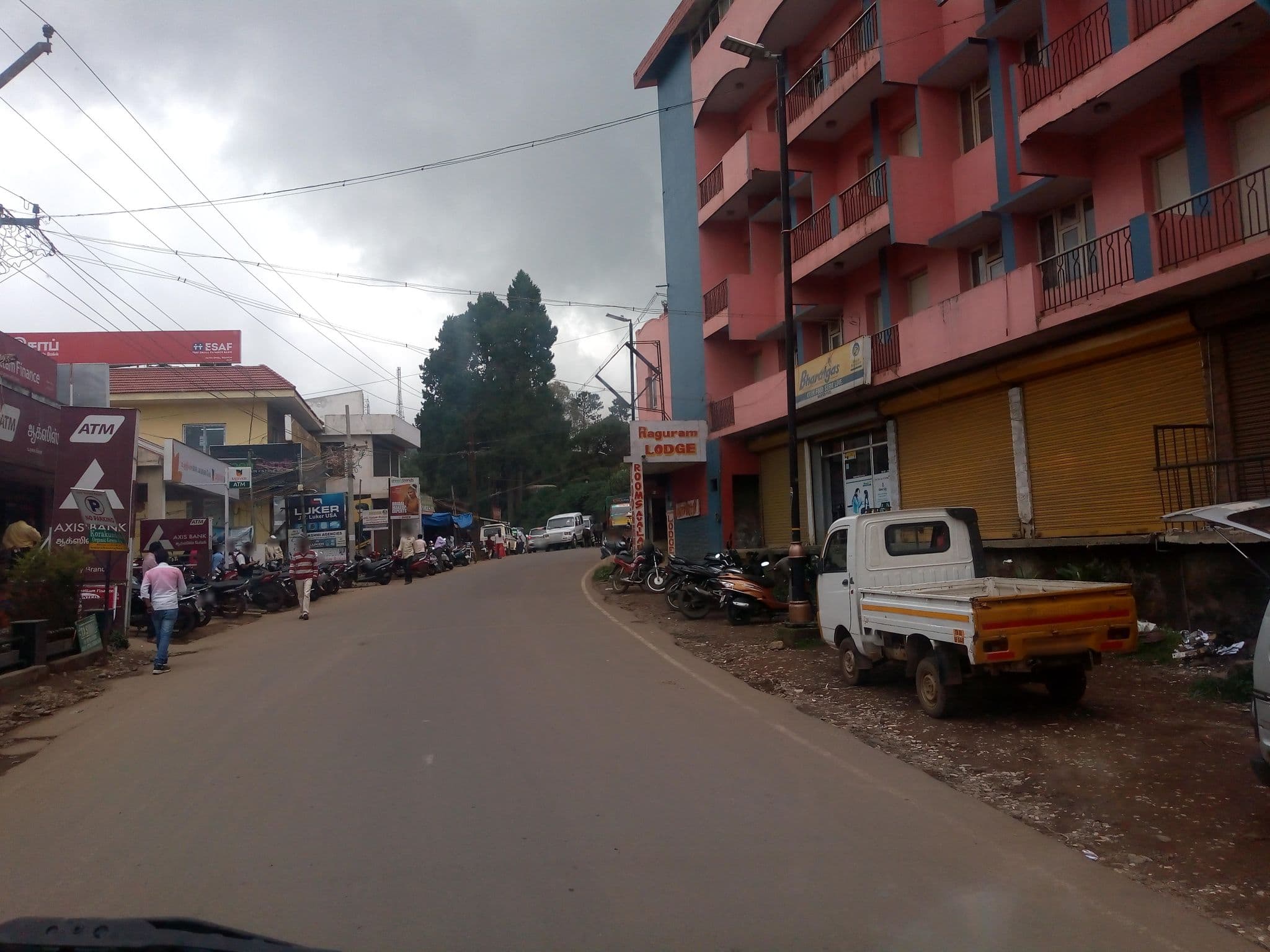 Street view near Hotel Naalanda, Ooty — © venkanna37 (CC BY-SA · Mapillary)