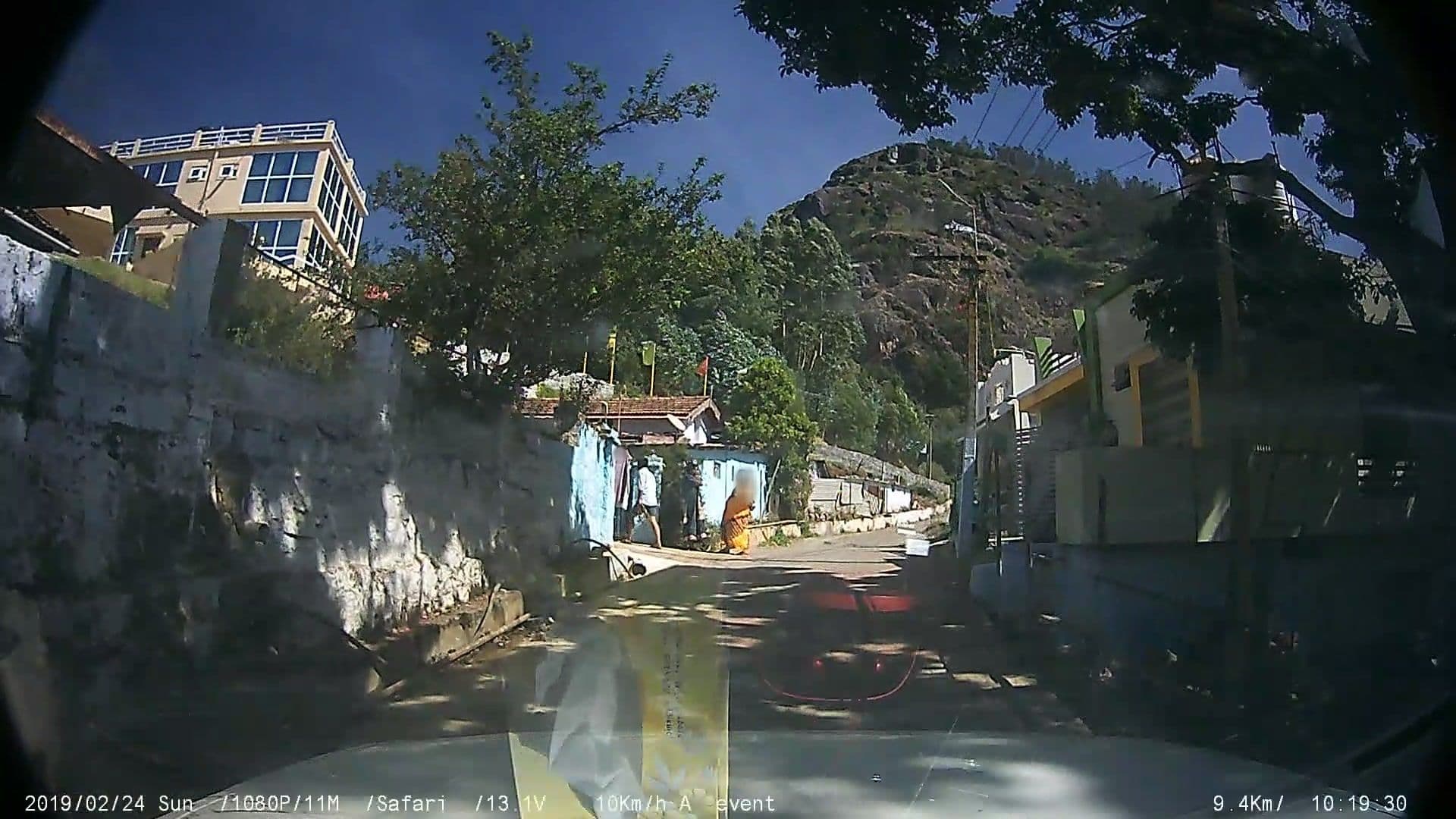 Street view near Tulips Valley View Resorts, Kērkandi — © johnichan (CC BY-SA · Mapillary)