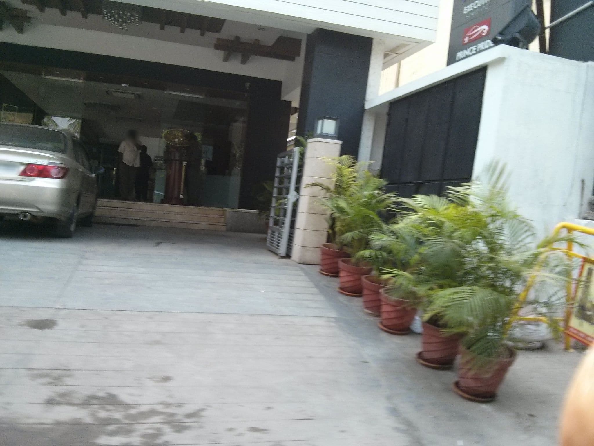 Street view near Hotel Prince Gardens, Coimbatore — © supersubra (CC BY-SA · Mapillary)