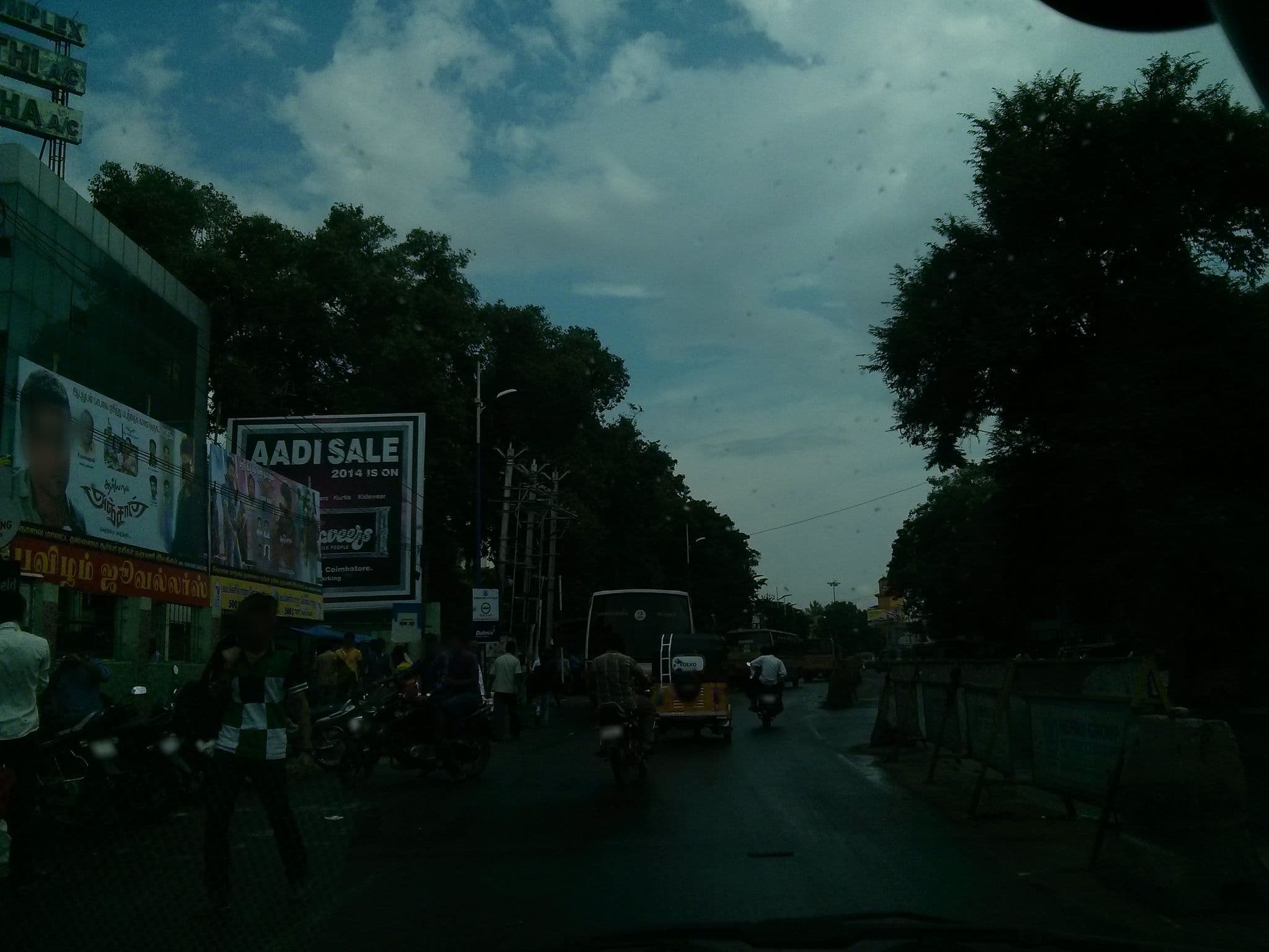 Street view near Anamalai hotel, Coimbatore — © supersubra (CC BY-SA · Mapillary)