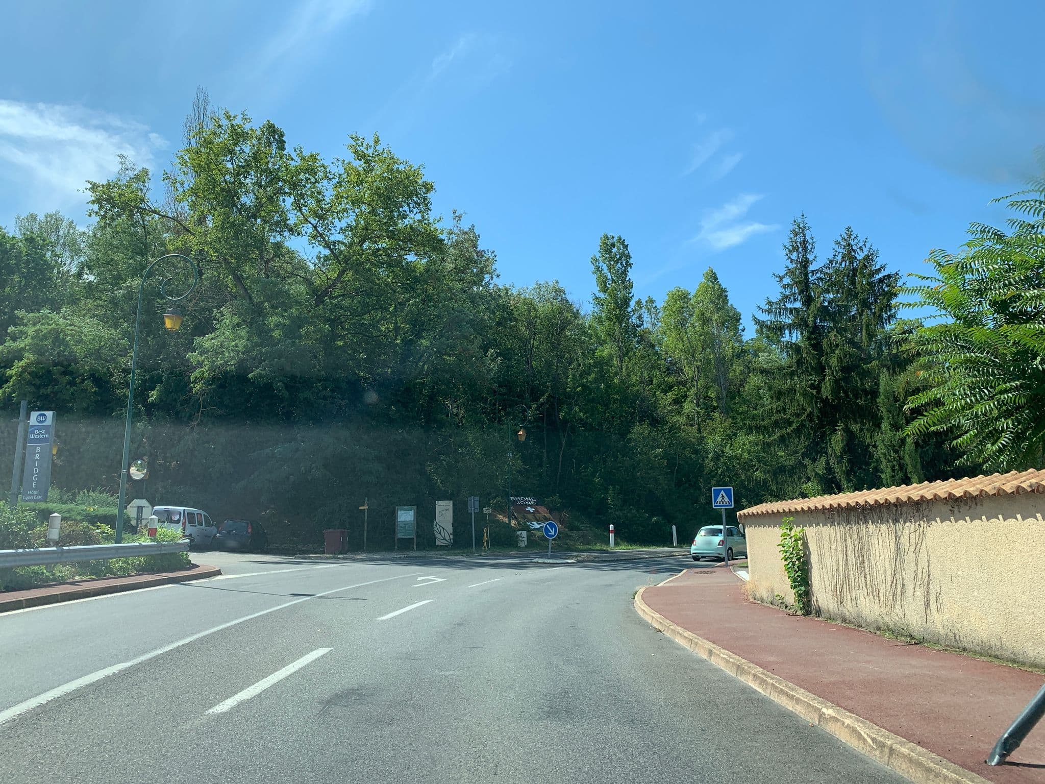 Street view near Auberge de Jons, Jons — © thepriben (CC BY-SA · Mapillary)