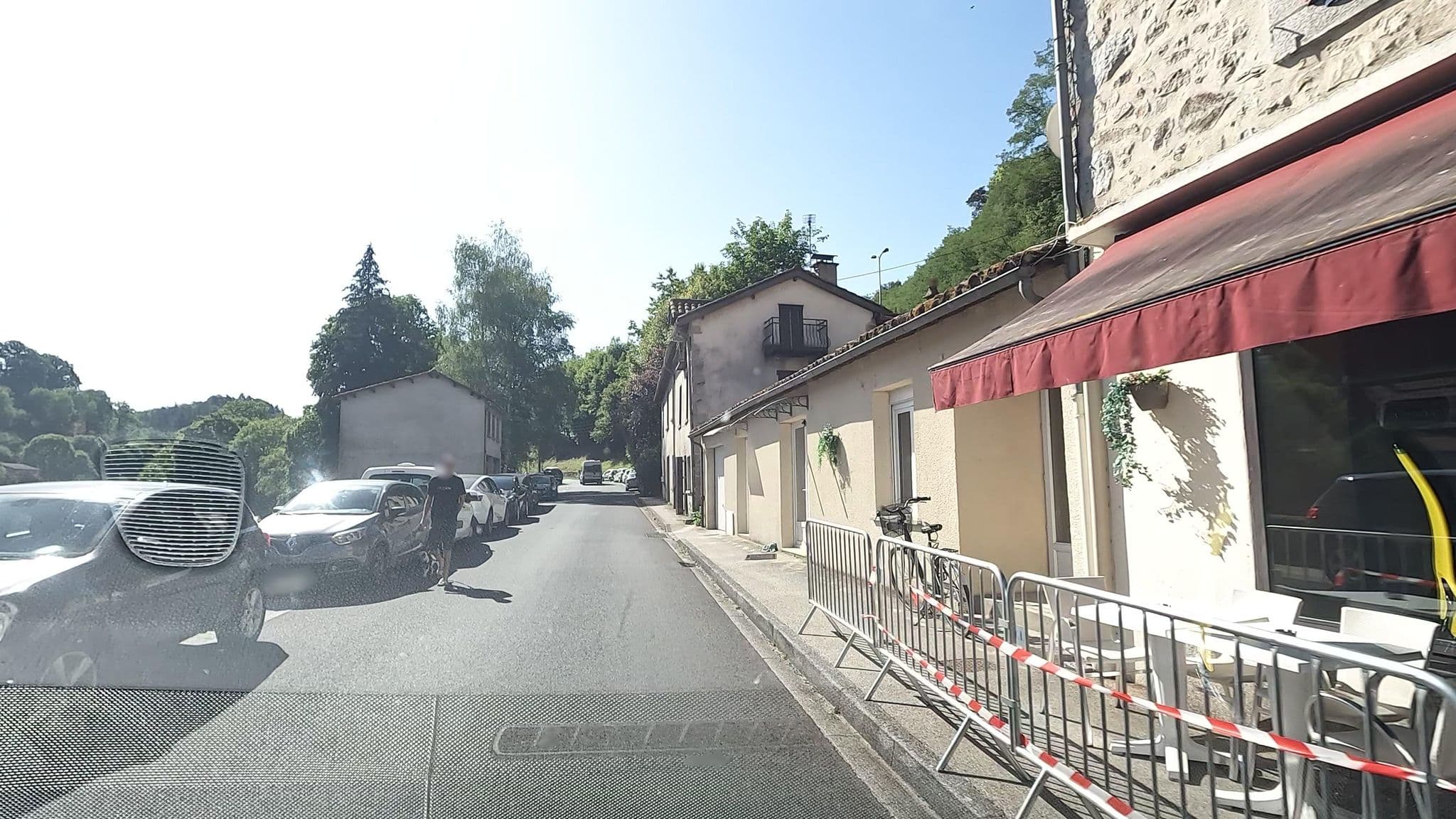 Street view near Restaurant de la Gare, Laroquebrou — © vinisa (CC BY-SA · Mapillary)