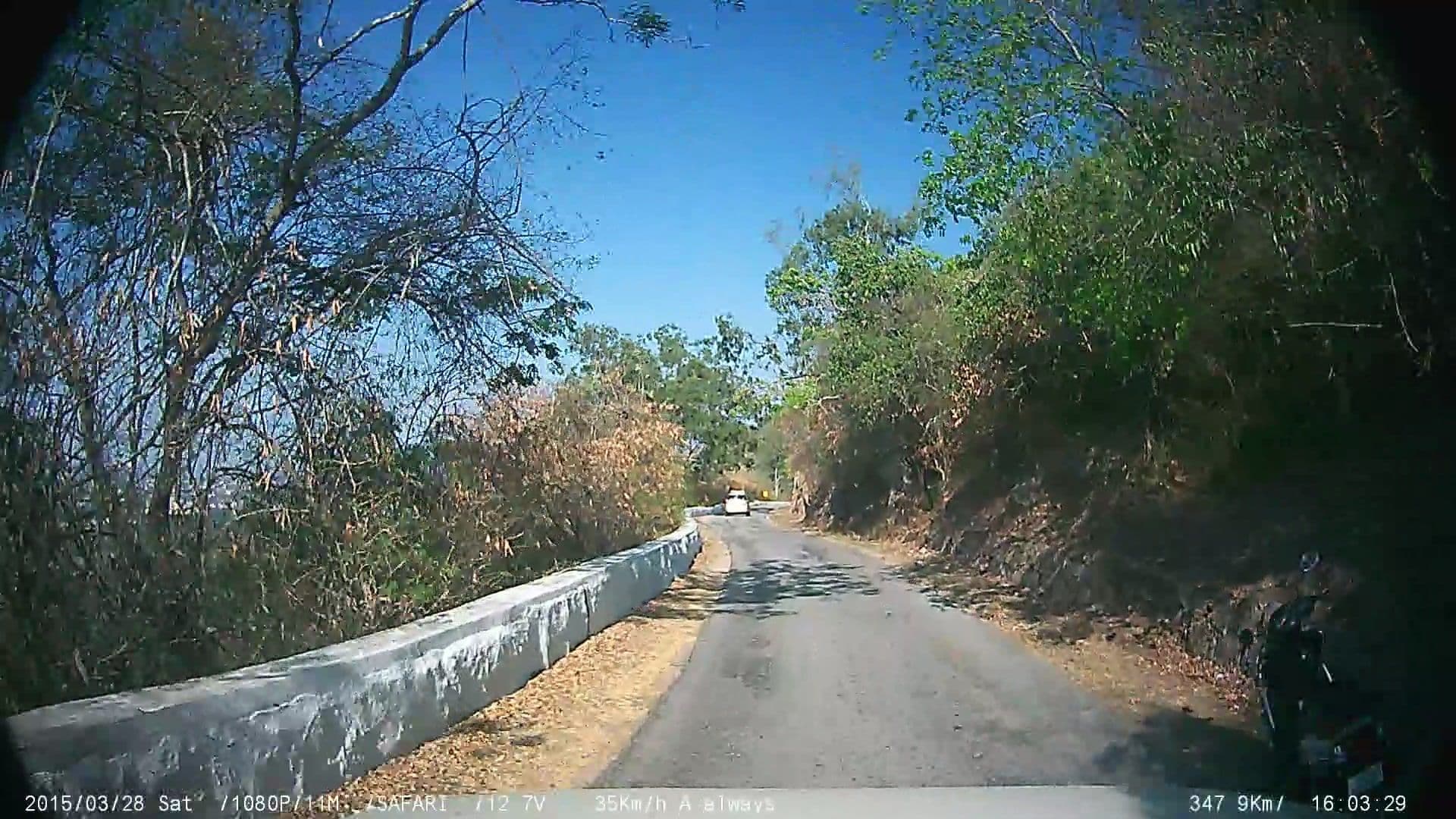 Street view near Raj Bhavan, Mysuru — © johnichan (CC BY-SA · Mapillary)