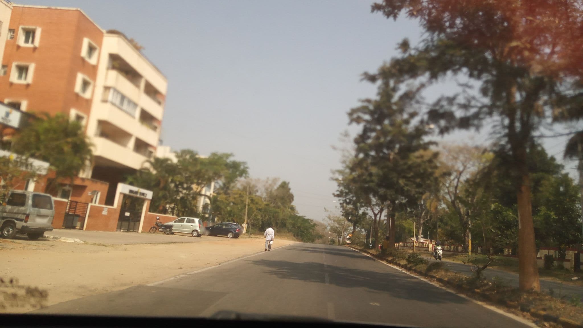 Street view near OYO 1202 Apartment The Retreat, Hinakallu — © pradeepbv (CC BY-SA · Mapillary)