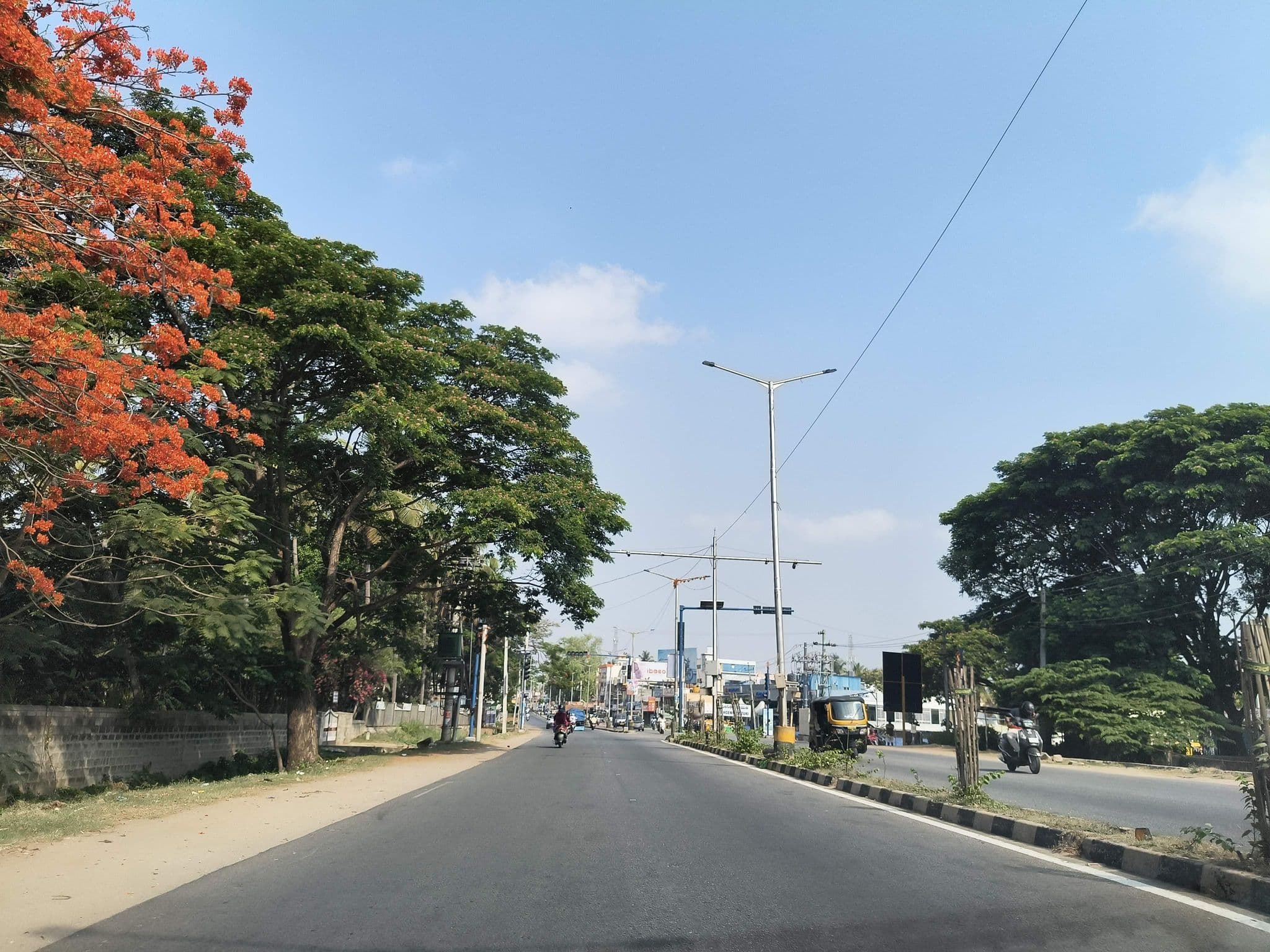 Street view near Grand Maurya Hotel And Resort, Hinakallu — © ph4ni (CC BY-SA · Mapillary)