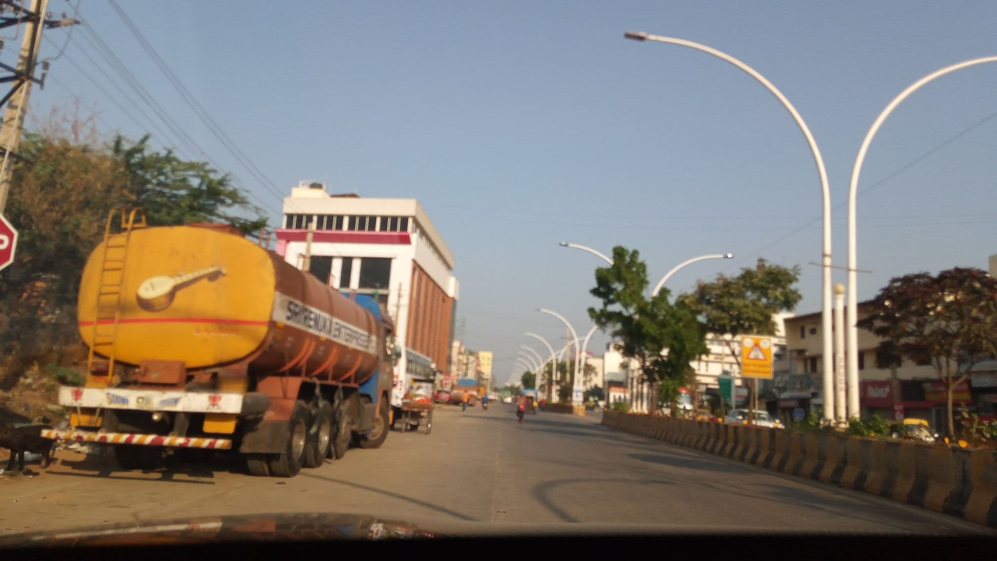 Street view near shramjeevi deluxe lodge, Davangere — © pradeepbv (CC BY-SA · Mapillary)