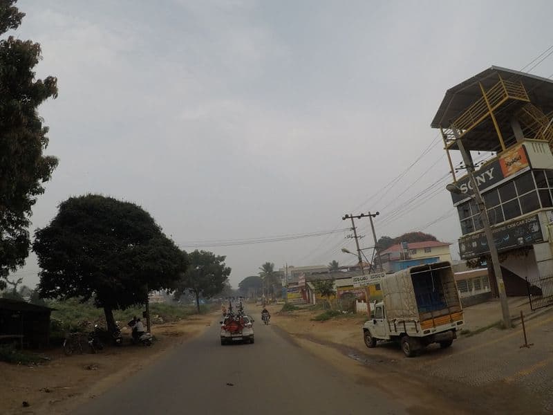 Street view near Riverwoods, Chikmagalūr — © deepak_bicycle (CC BY-SA · Mapillary)