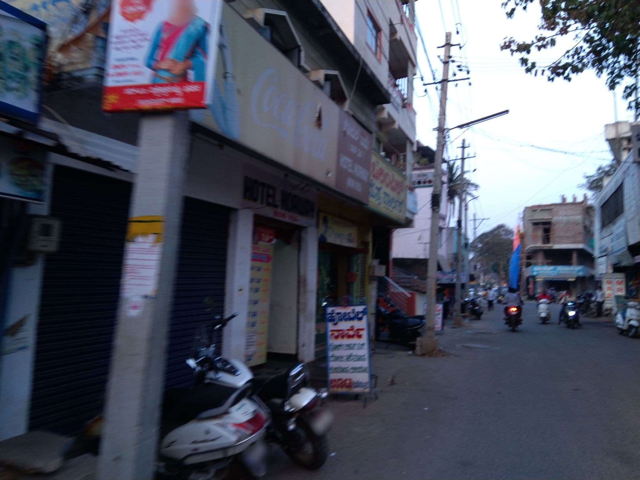 Street view near Gokul Hotel, Hassan — © chethan (CC BY-SA · Mapillary)