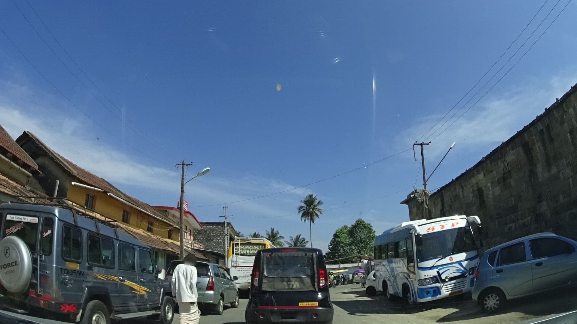 Street view near Sri Ragavendra Tourist Home, Belūr — © geohacker (CC BY-SA · Mapillary)